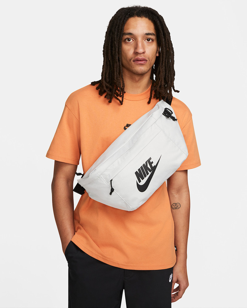 Nike Tech Hip Pack (10L) 1