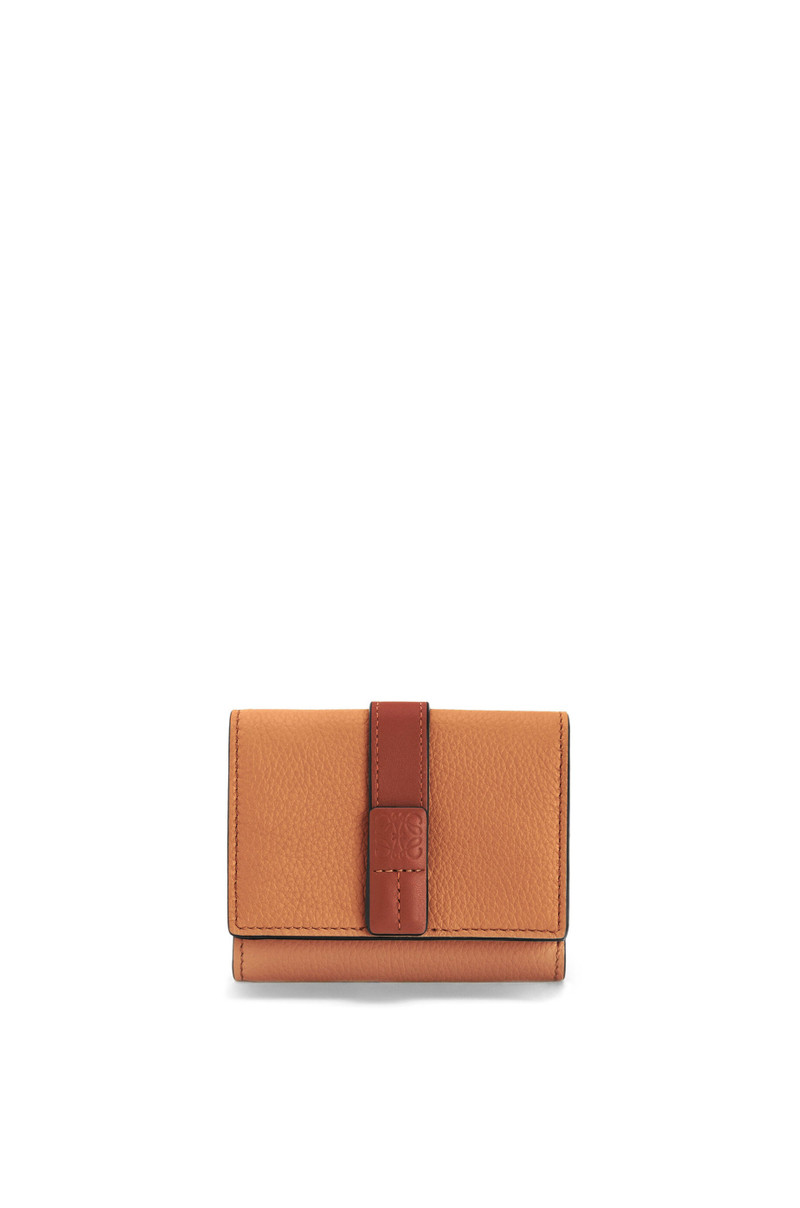 연약한 곡물에 있는 Trifold 지갑 calfskin - 1