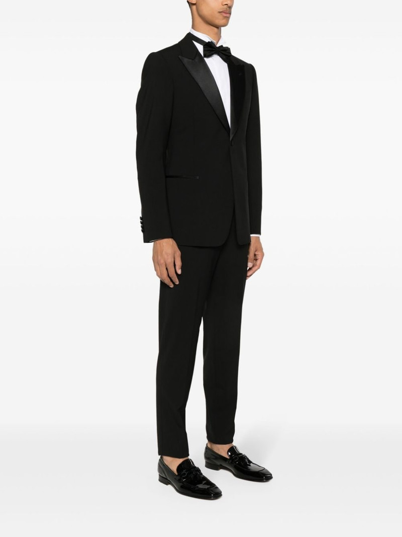 single-breasted suit 3
