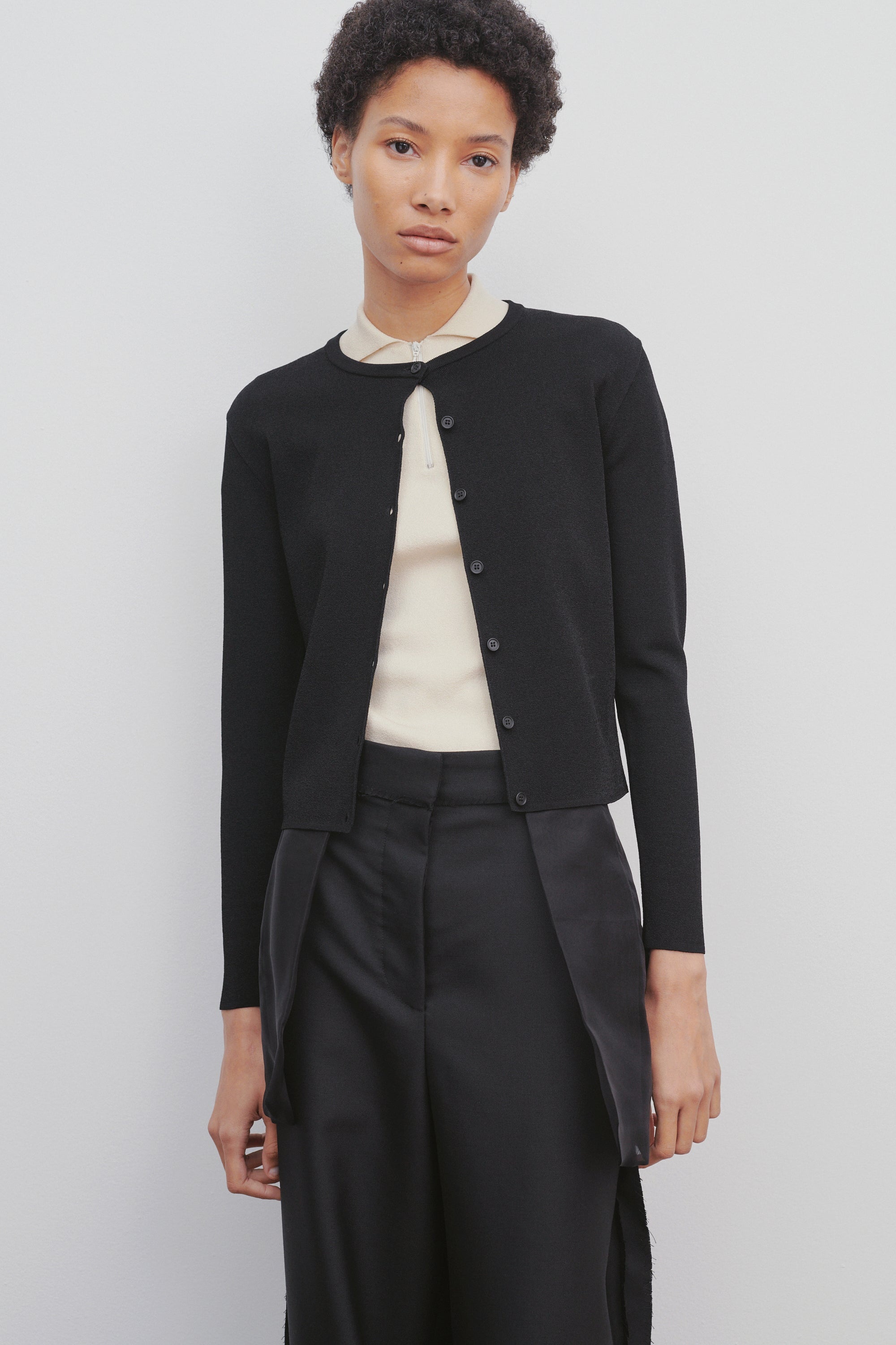 Corole Cardigan in Glossy Viscose - 3