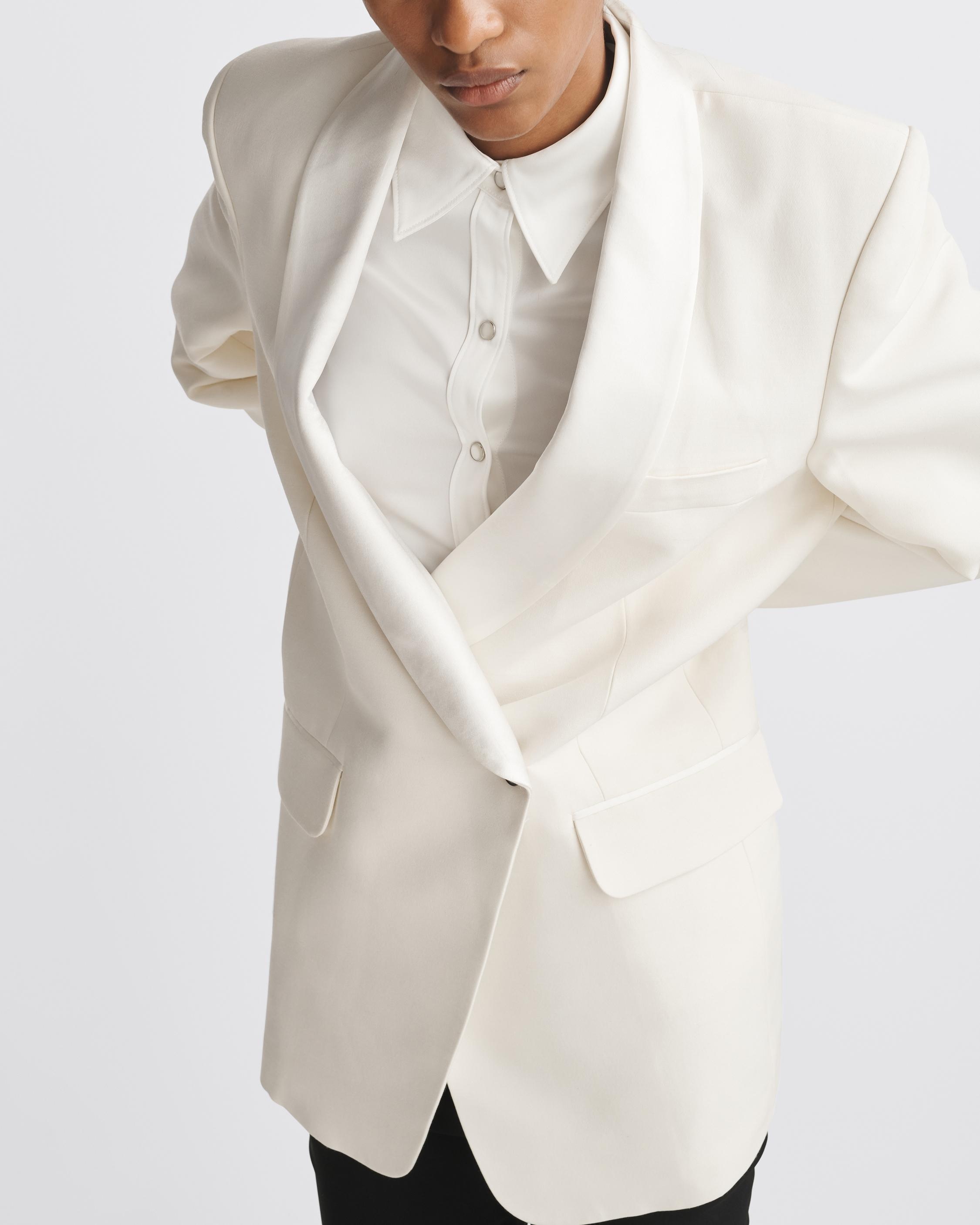 Femi Wool Blazer
Relaxed Fit - 6