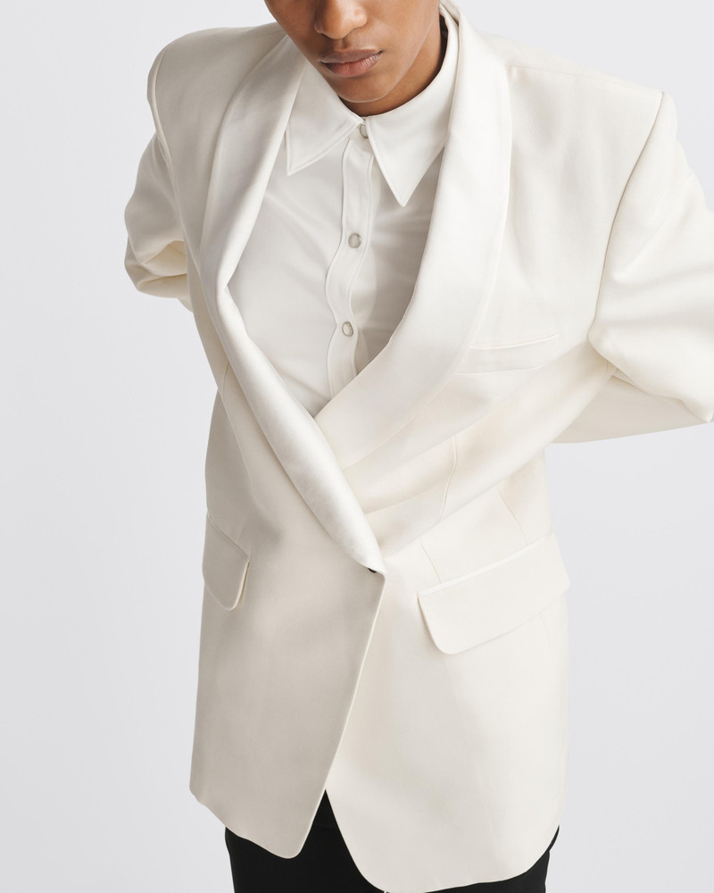 Femi Wool Blazer
Relaxed Fit 6