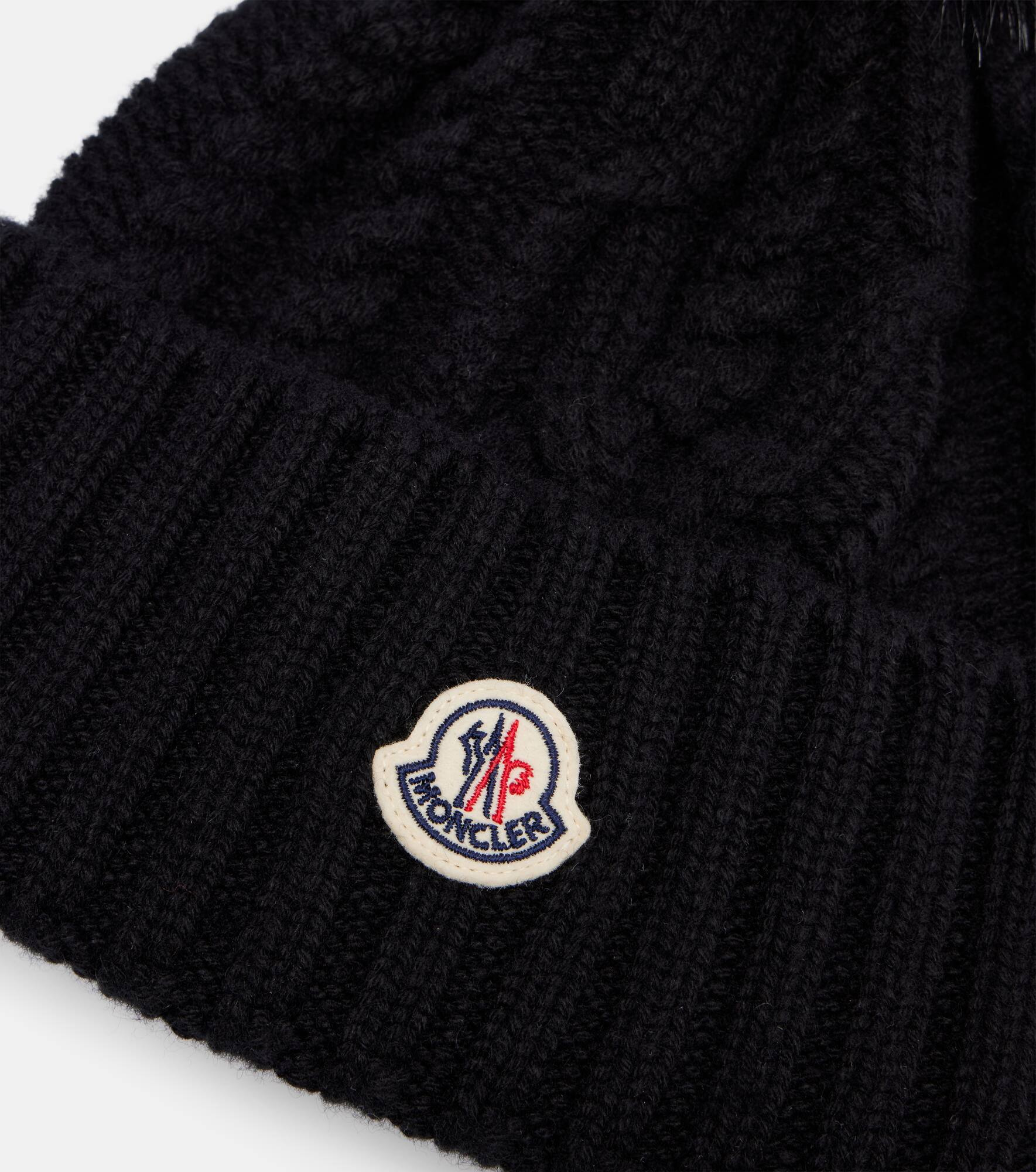 Cable-knit cashmere and wool-blend beanie - 3