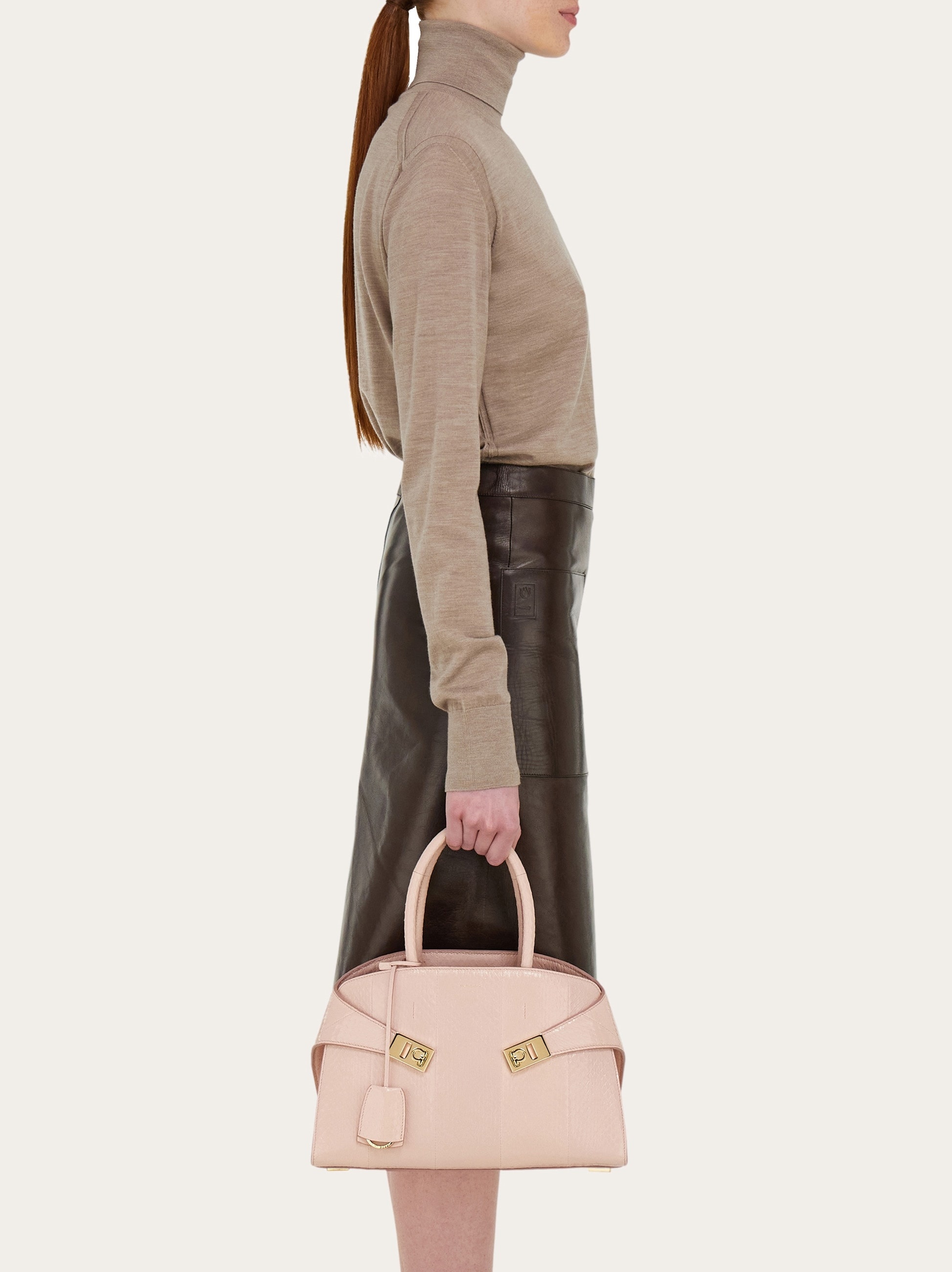 Hug handbag (M) - 2