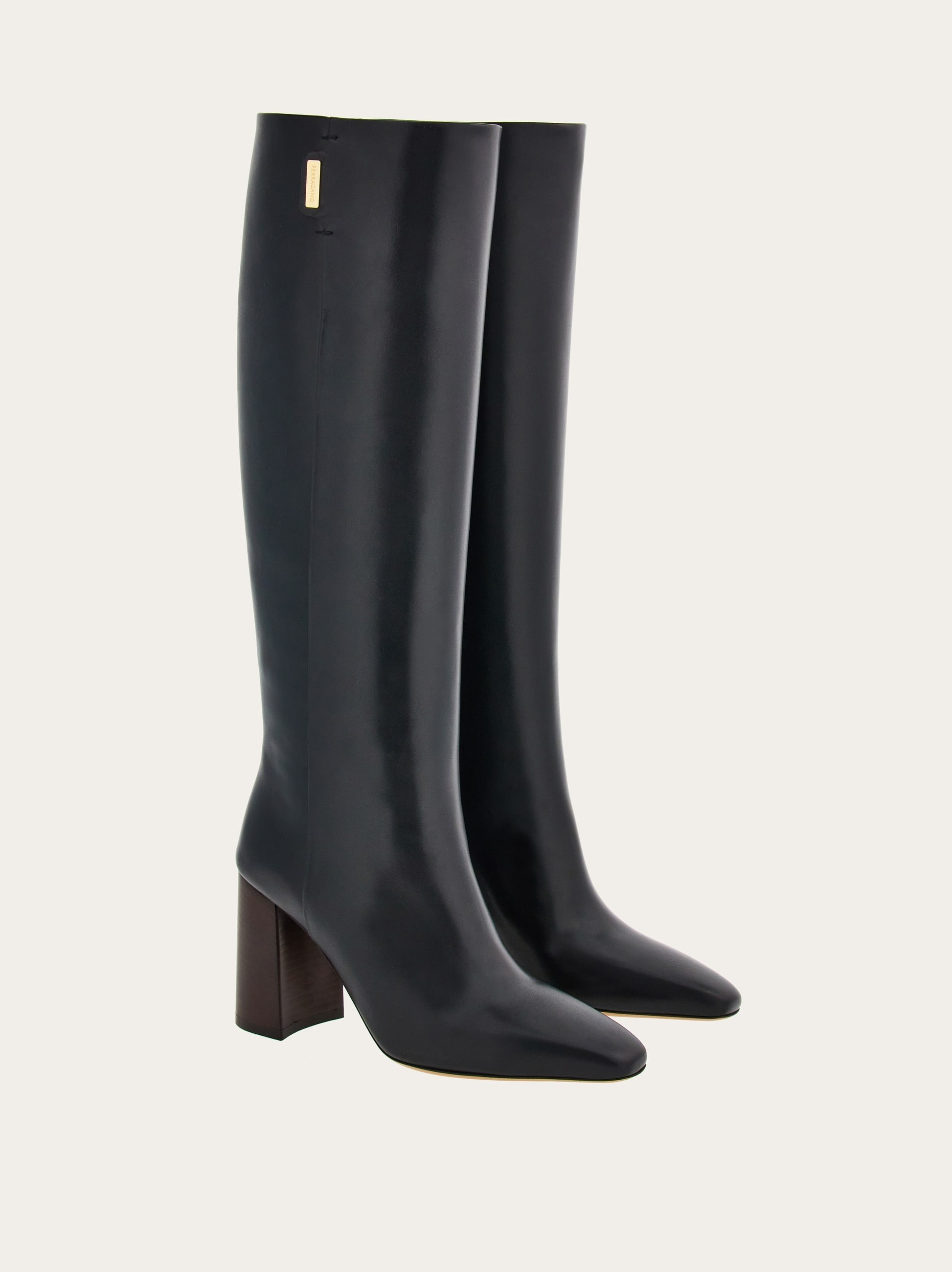 Knee high boot with golden tab - 5