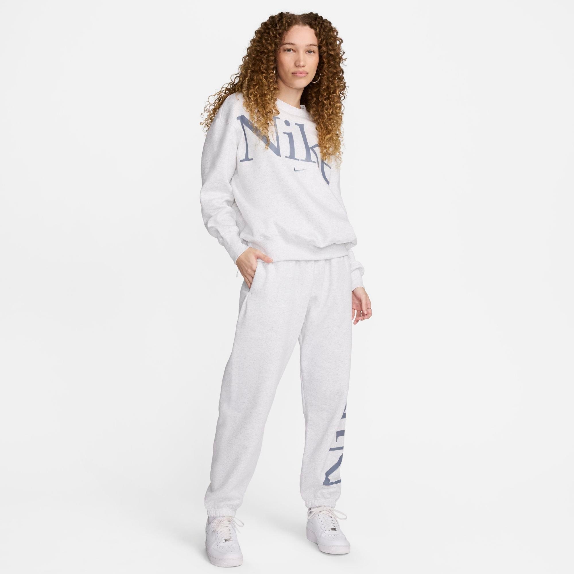 WOMEN'S NIKE SPORTSWEAR PHOENIX FLEECE OVERSIZED LOGO CREWNECK SWEATSHIRT - 2