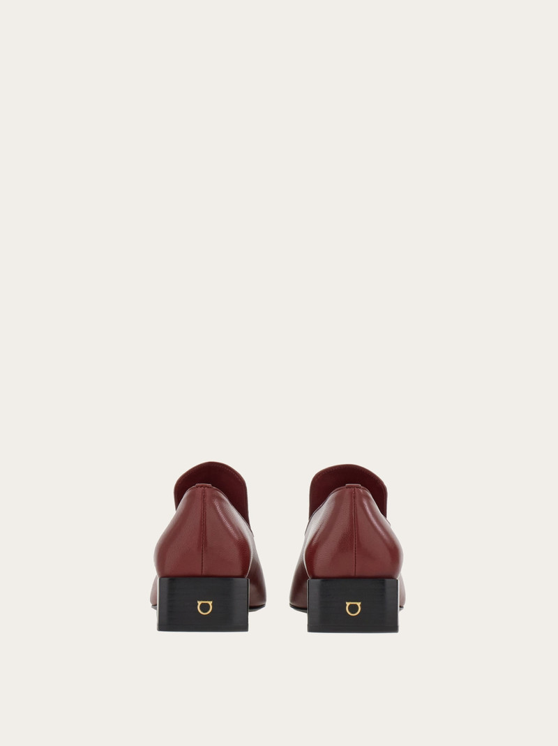 FERRAGAMO Square tip loafer outlook