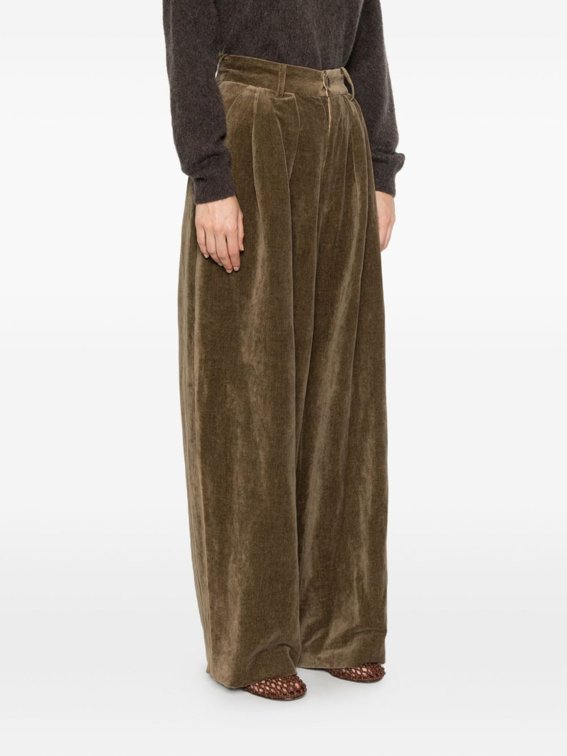 button-fastening pleated trousers 3