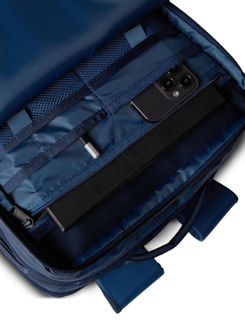 Camp Voyager Daypack padded-panel daypack 4