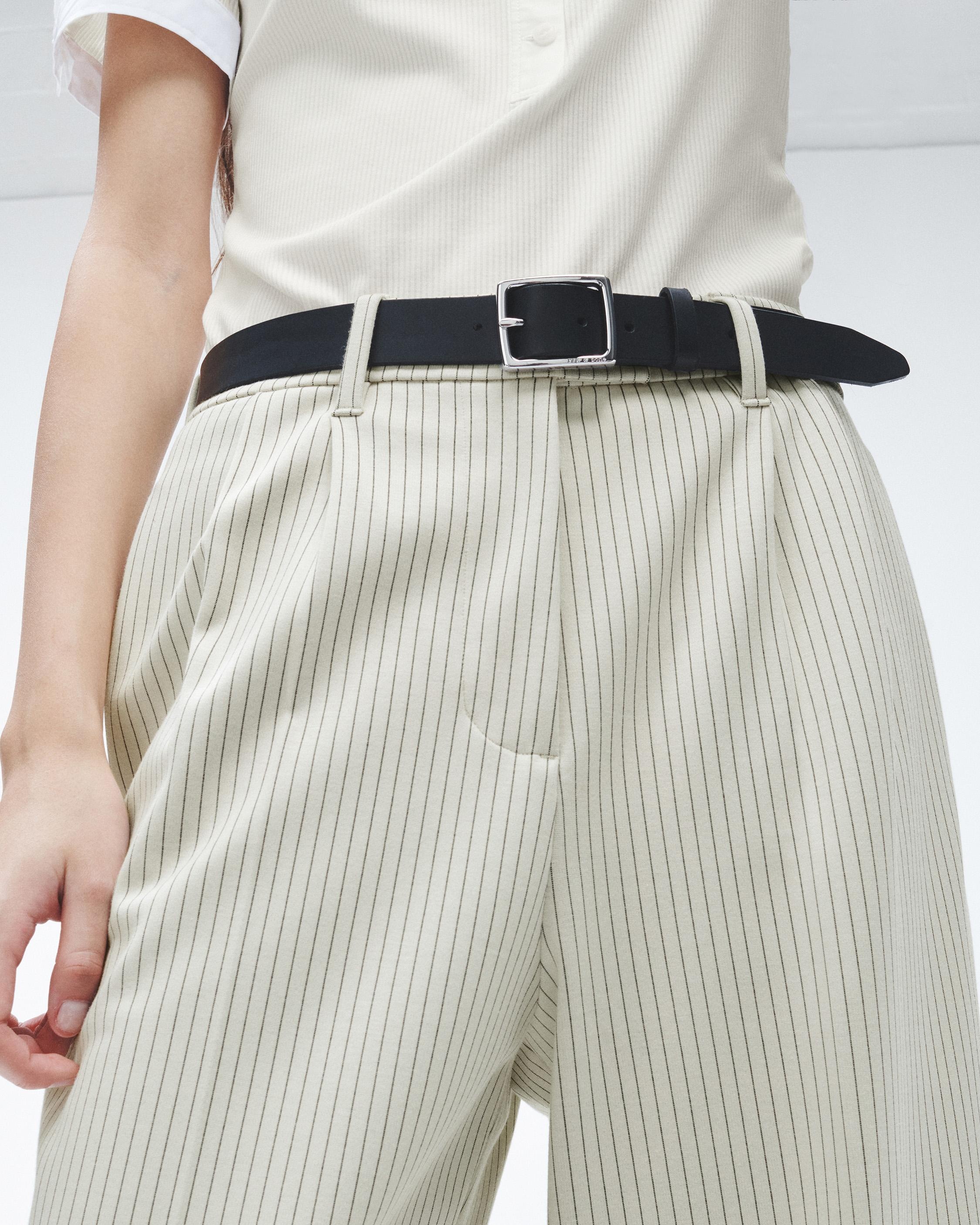 Marianne Ponte Pant
Relaxed Fit - 6