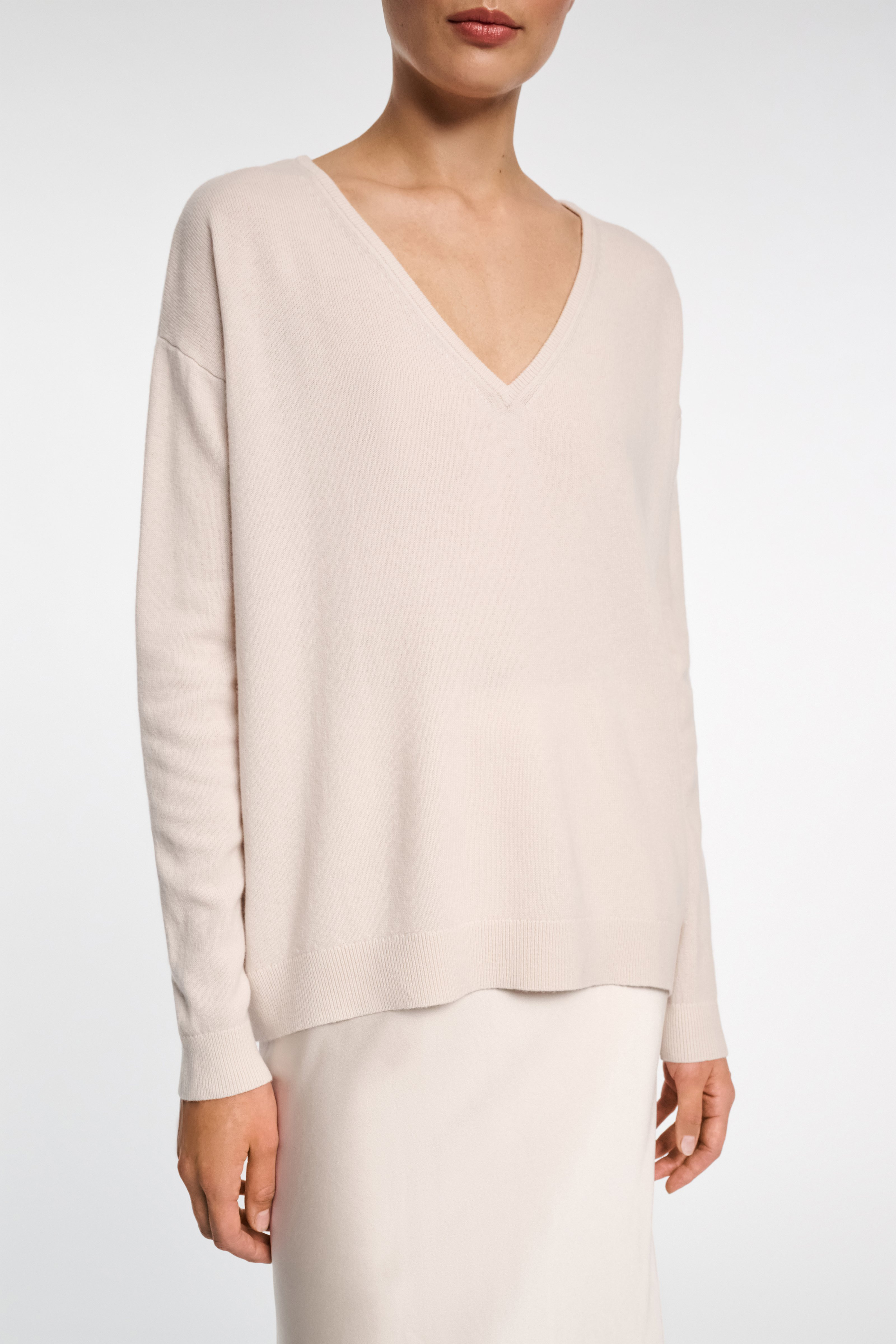 SOFT EDGE v-neck 1/1 - 5