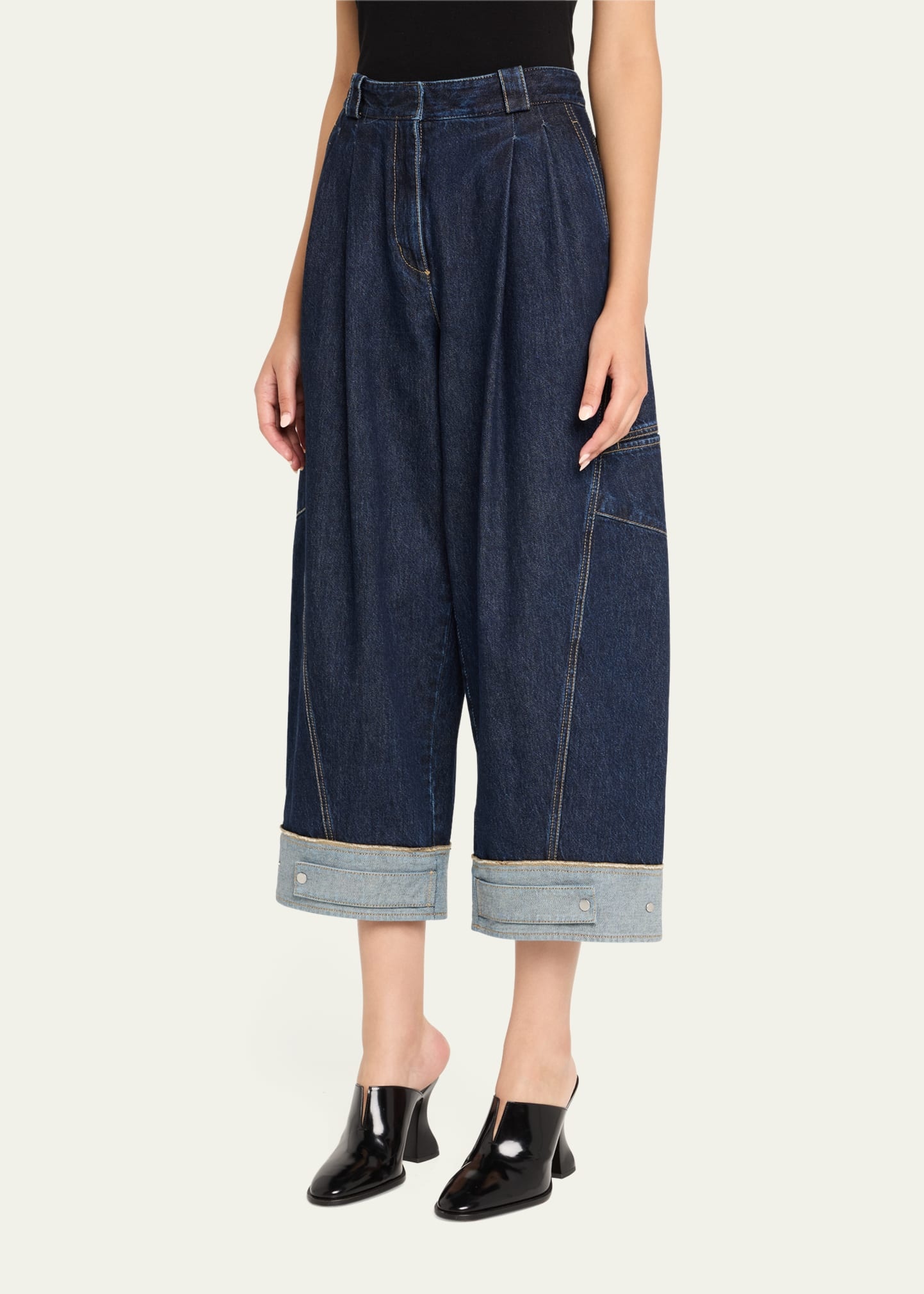 Curved Wide-Leg Cropped Jeans - 4