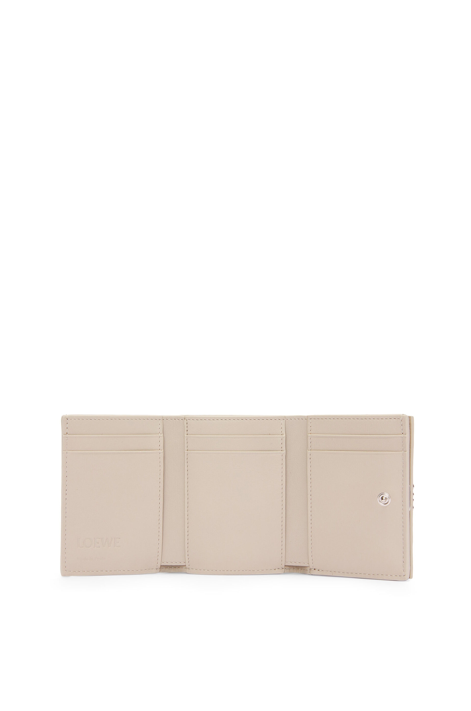Anagram trifold wallet in pebble grain calfskin - 2