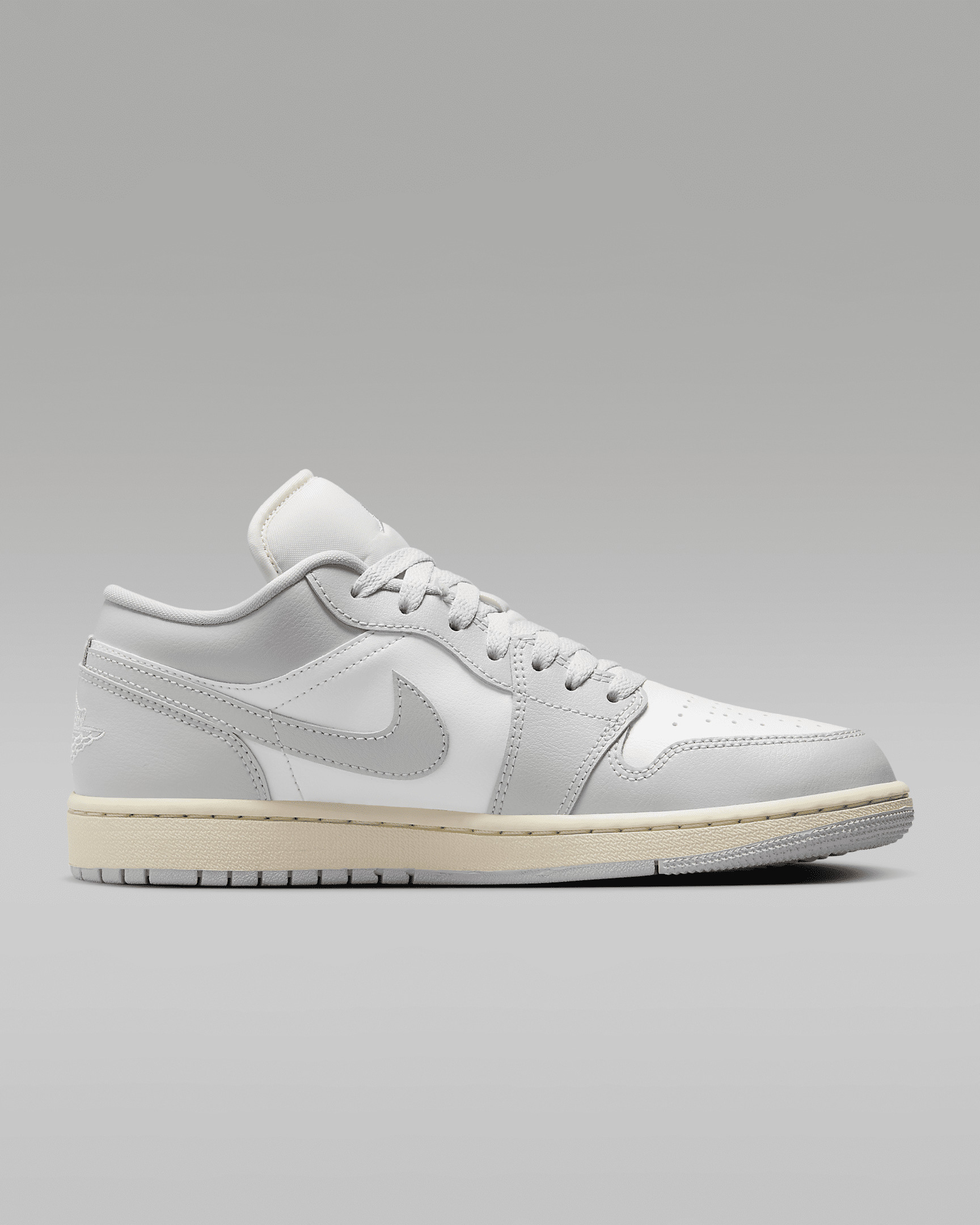 Air Jordan 1 Low Women's Shoes - 3