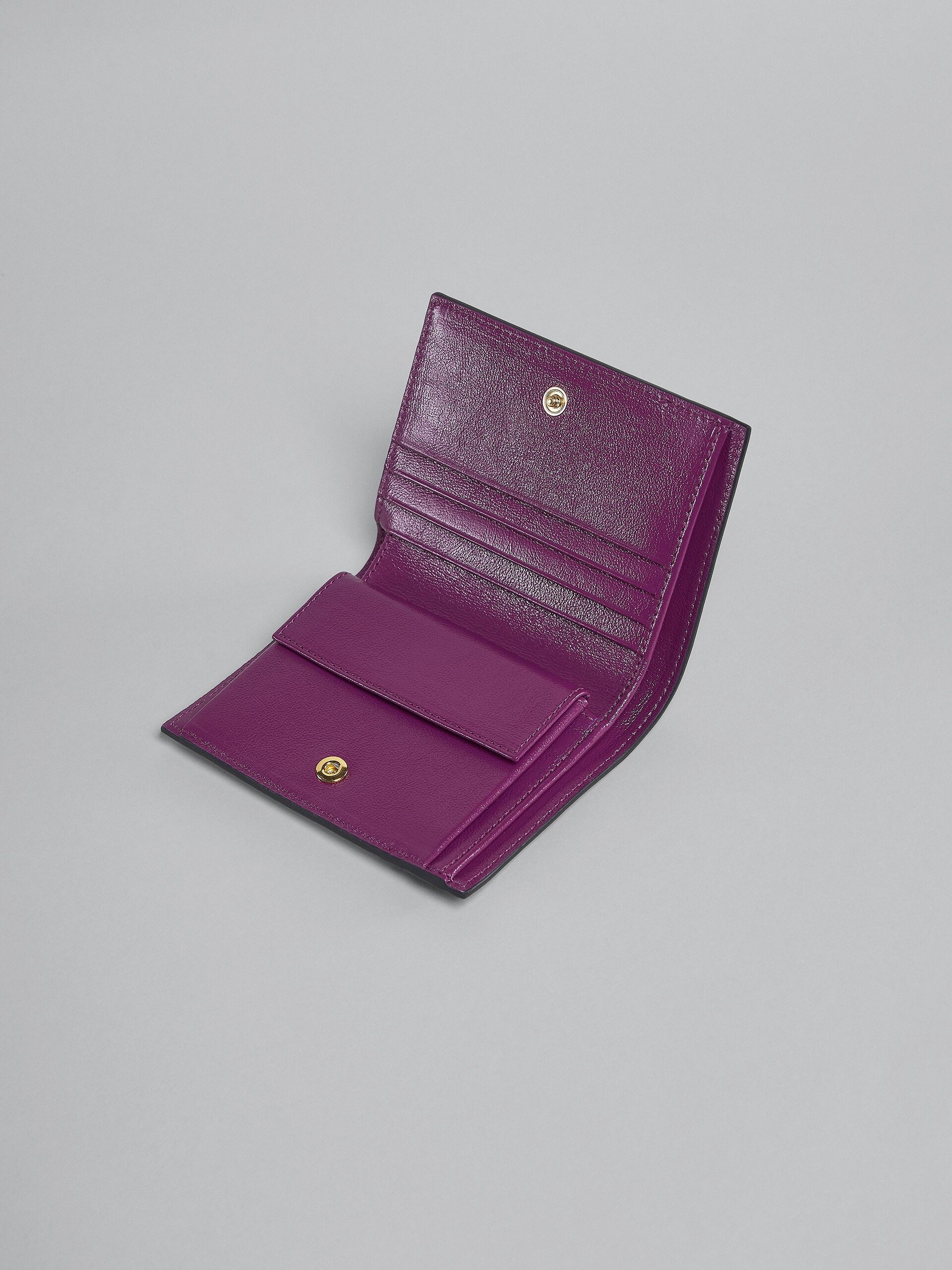 PURPLE AND WHITE LEATHER BI-FOLD WALLET - 4