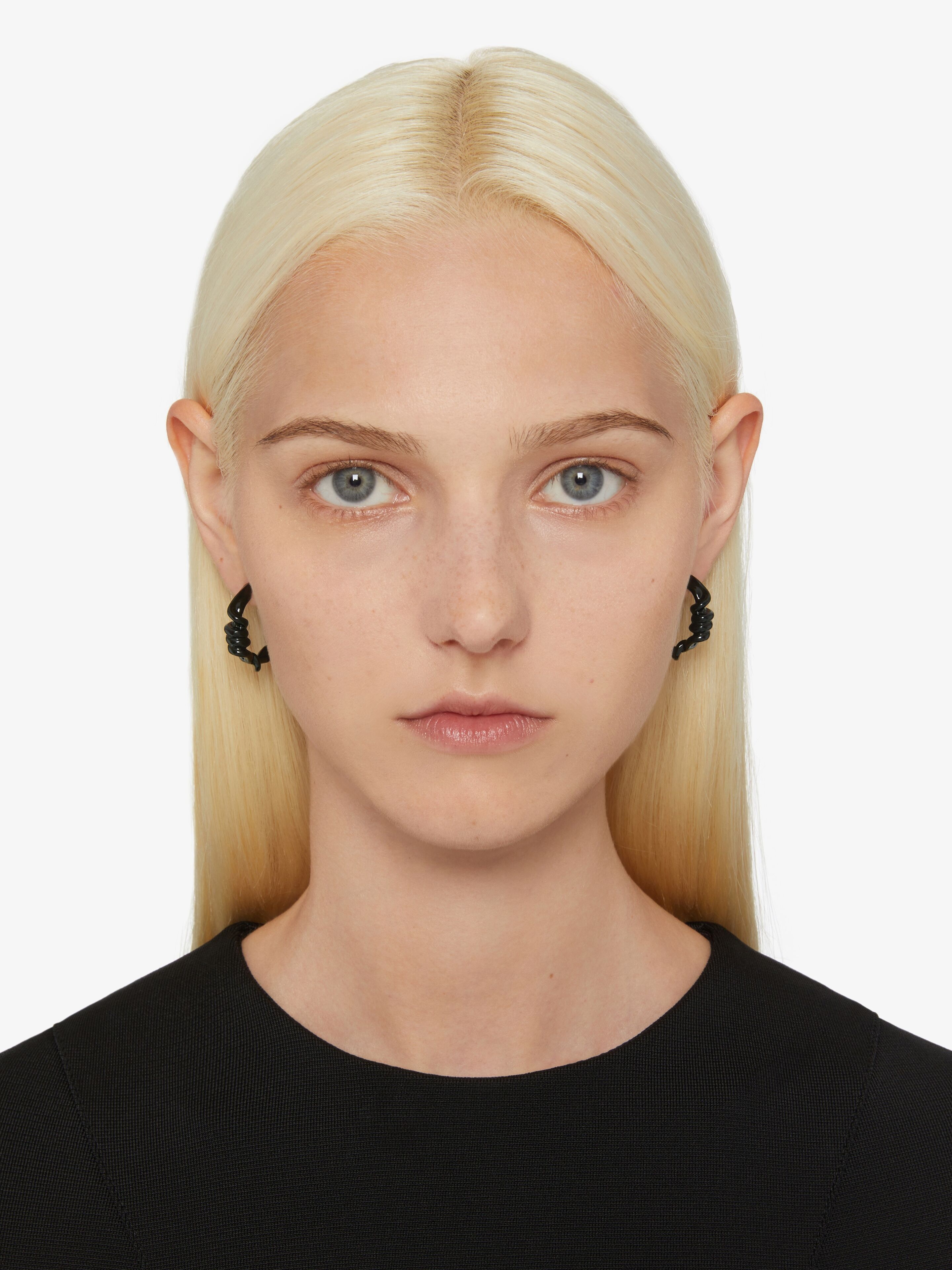 TWISTED HOOP EARRINGS IN ENAMEL - 3