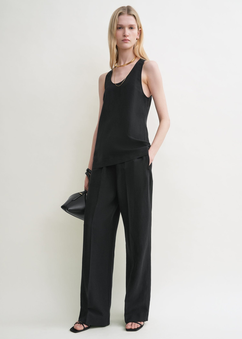 TOTEME Scoop tank top black outlook