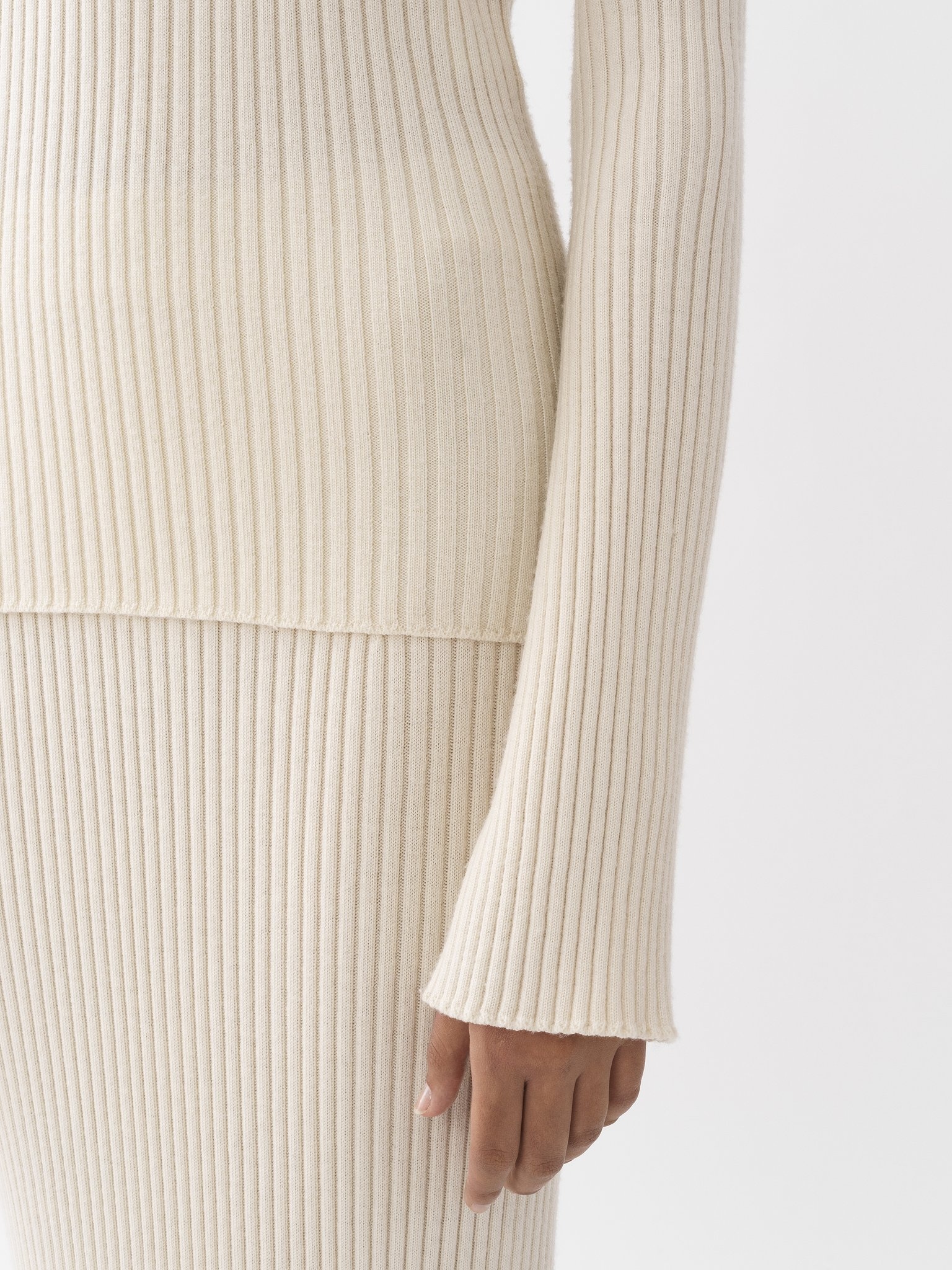 FITTED RIBBED SWEATER - 6