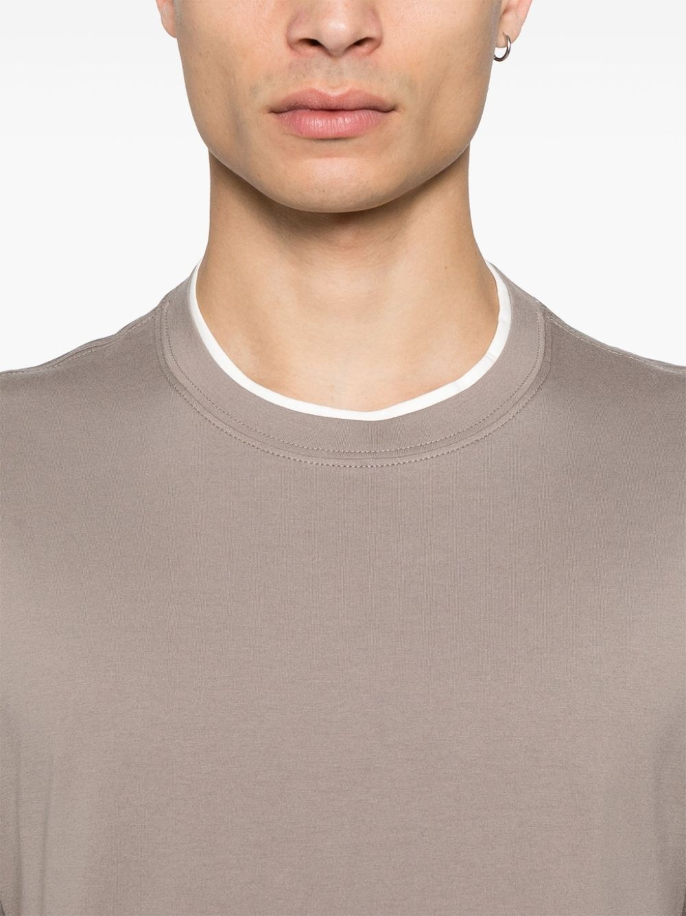 layered-detail T-shirt - 4