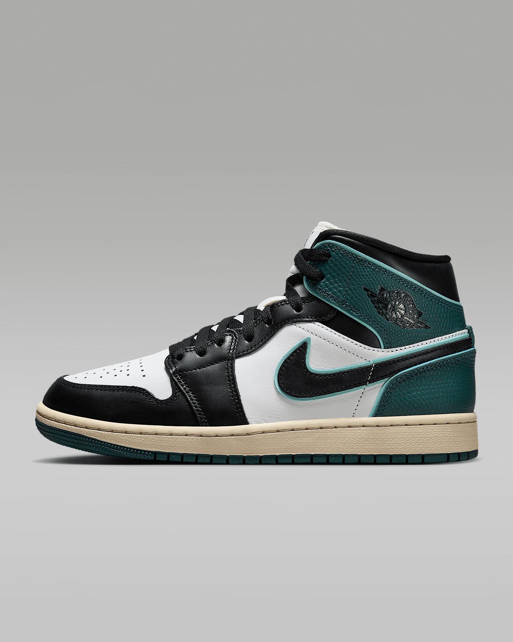 Air Jordan 1 Mid SE Women's Shoes - 1