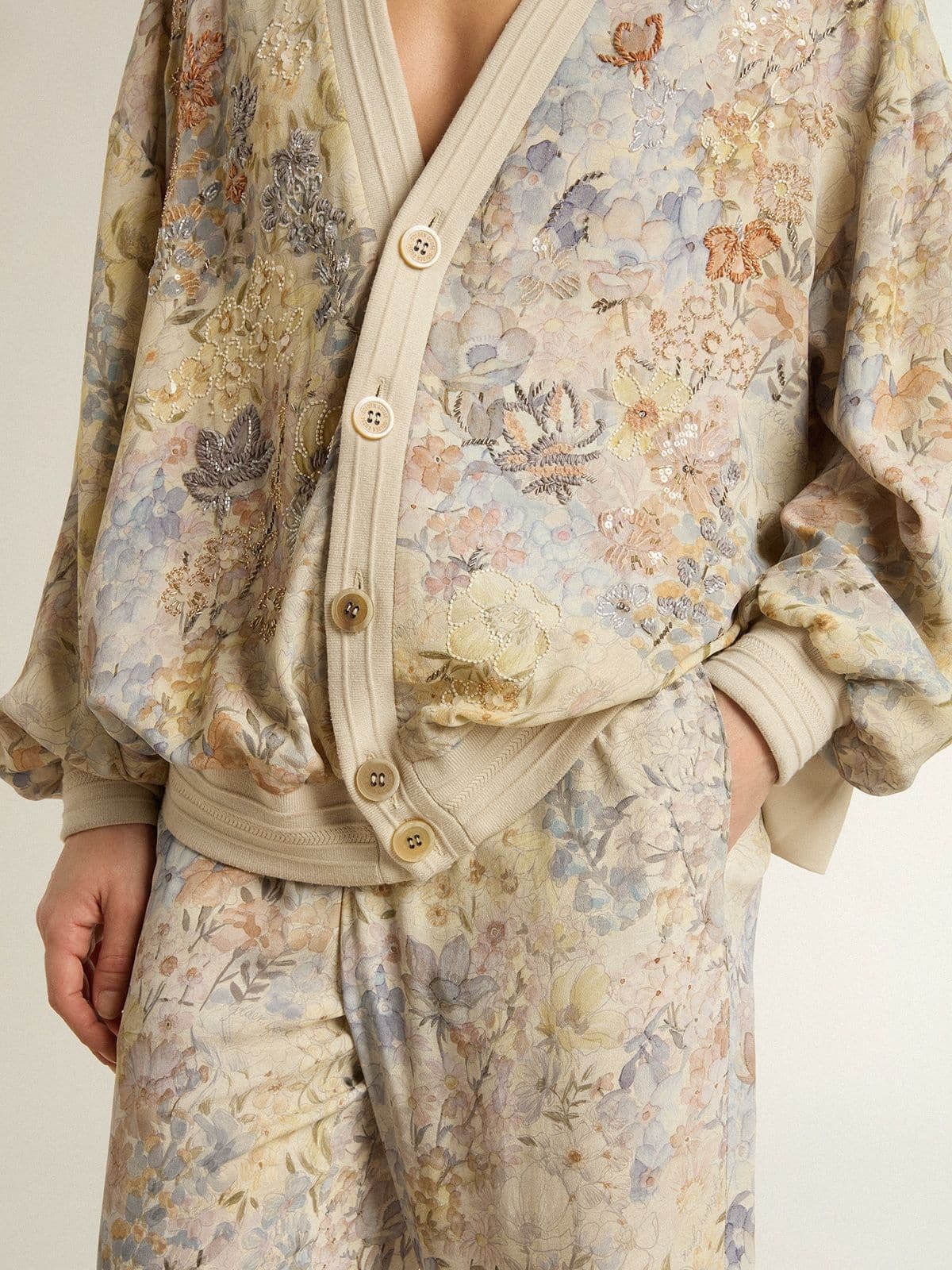 Women's multicolor joggers with floral print - 5