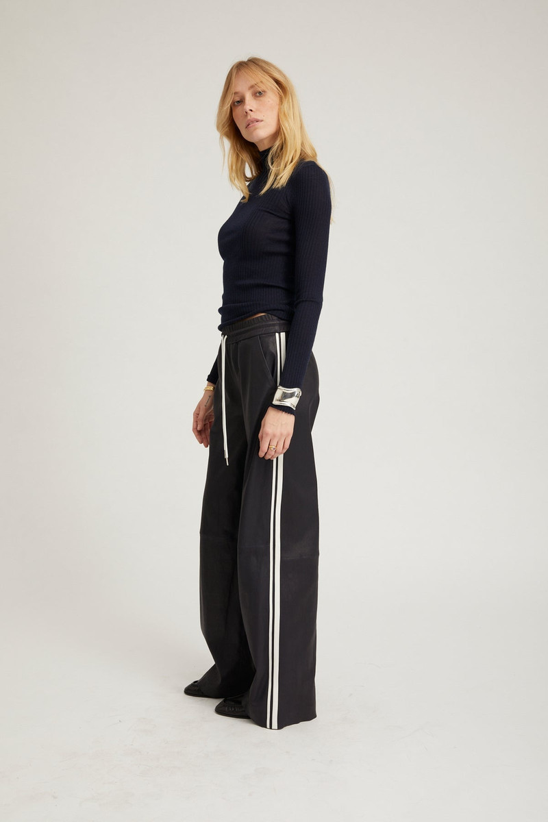 SPRWMN NAVY LEATHER BAGGY ATHLETIC PANTS outlook