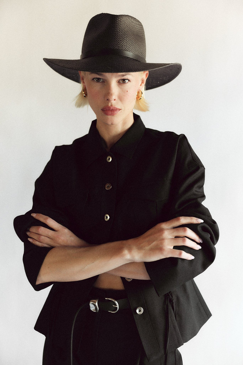 Janessa Leoné Myra Belt
In Black 3