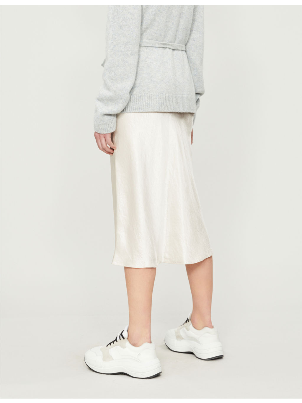 Flared high-rise crushed satin midi skirt - 4