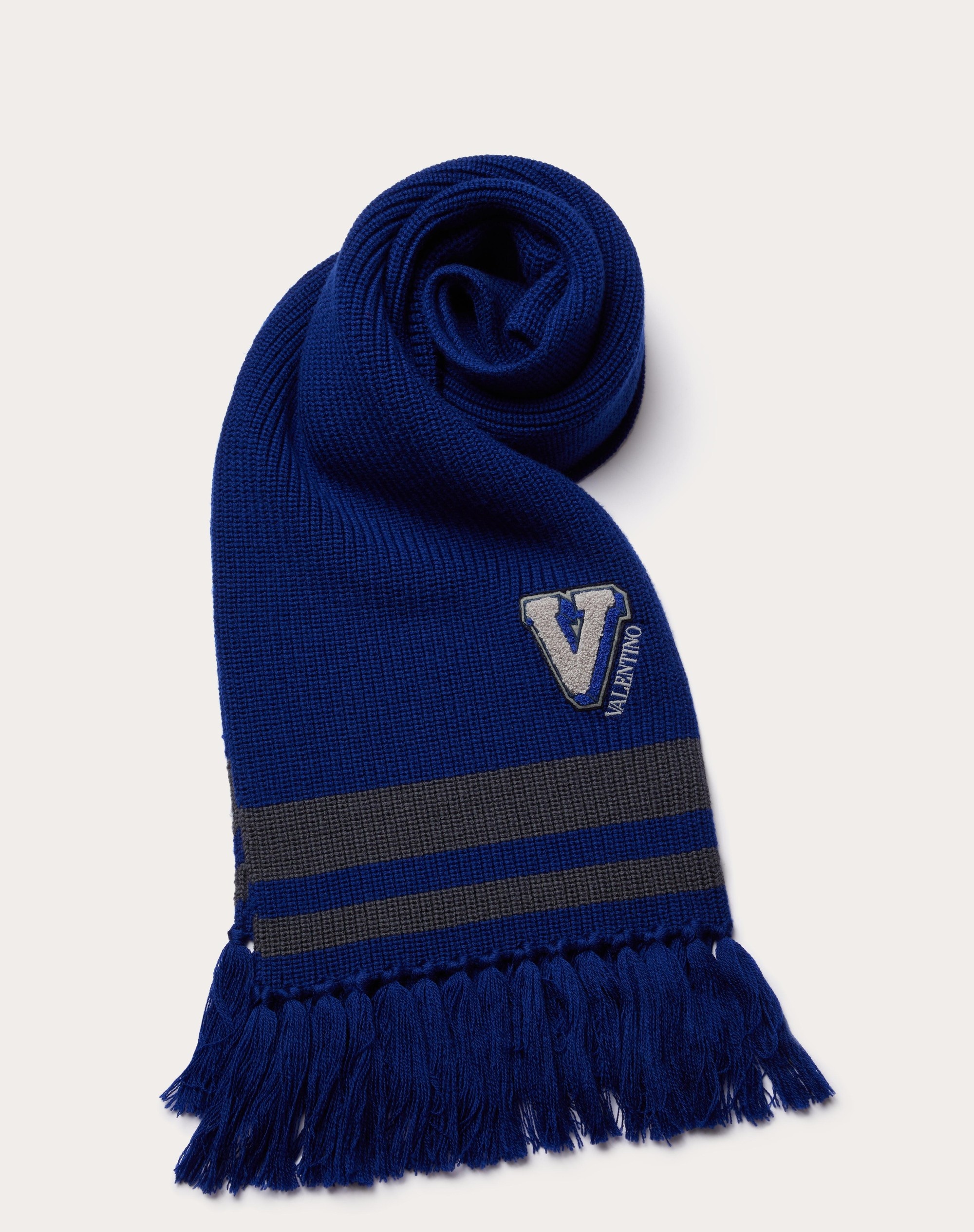 V-3D EMBROIDERED PATCH WOOL SCARF - 1