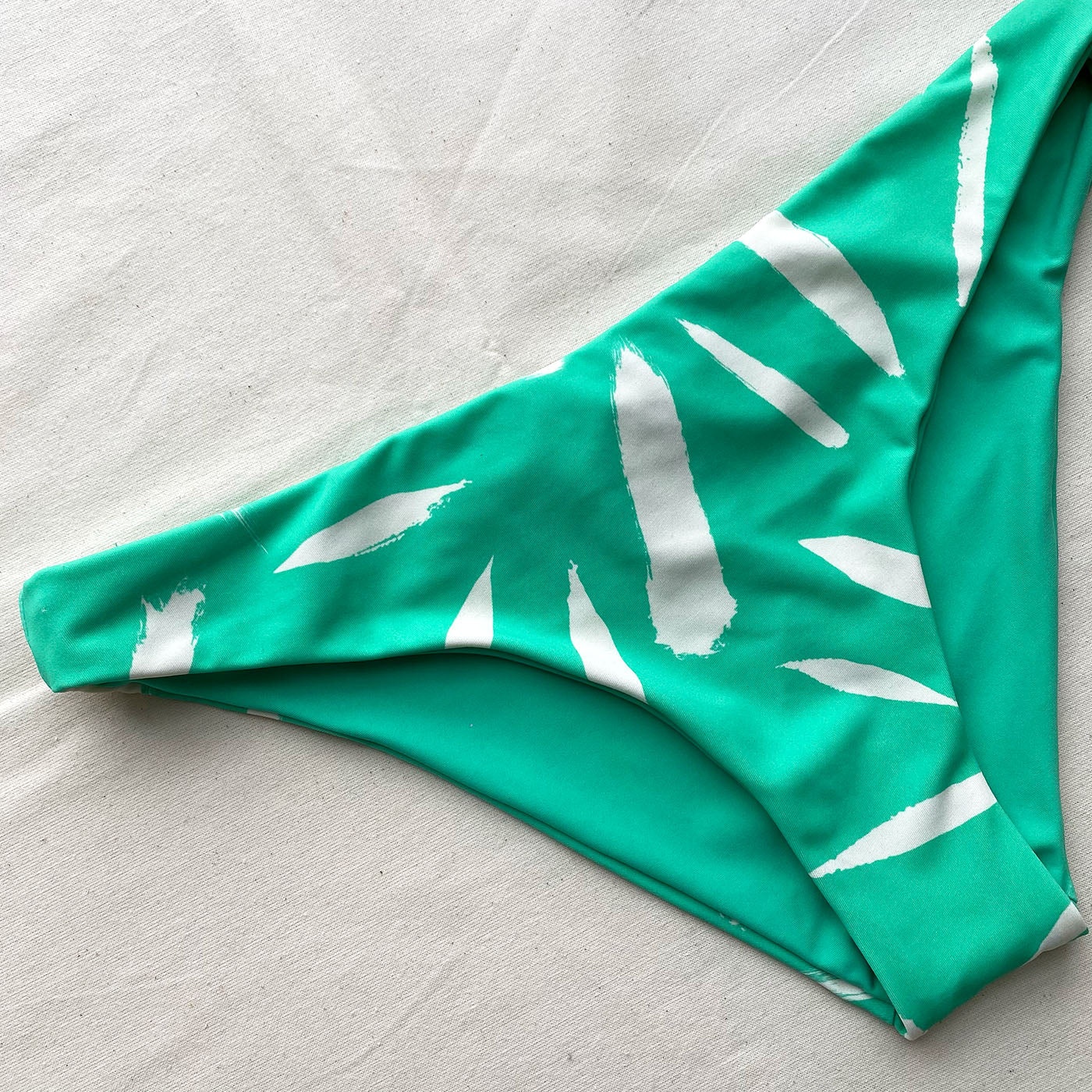 Mint Brushstroke Brief - 4