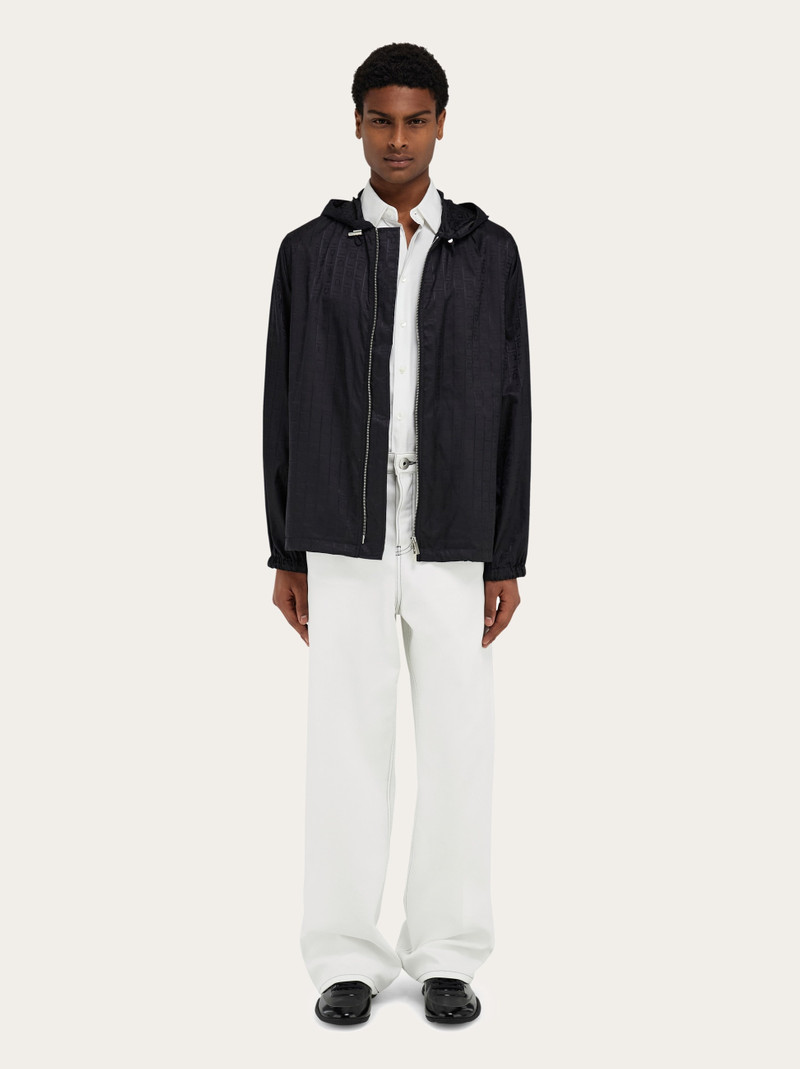 Short raincoat 9