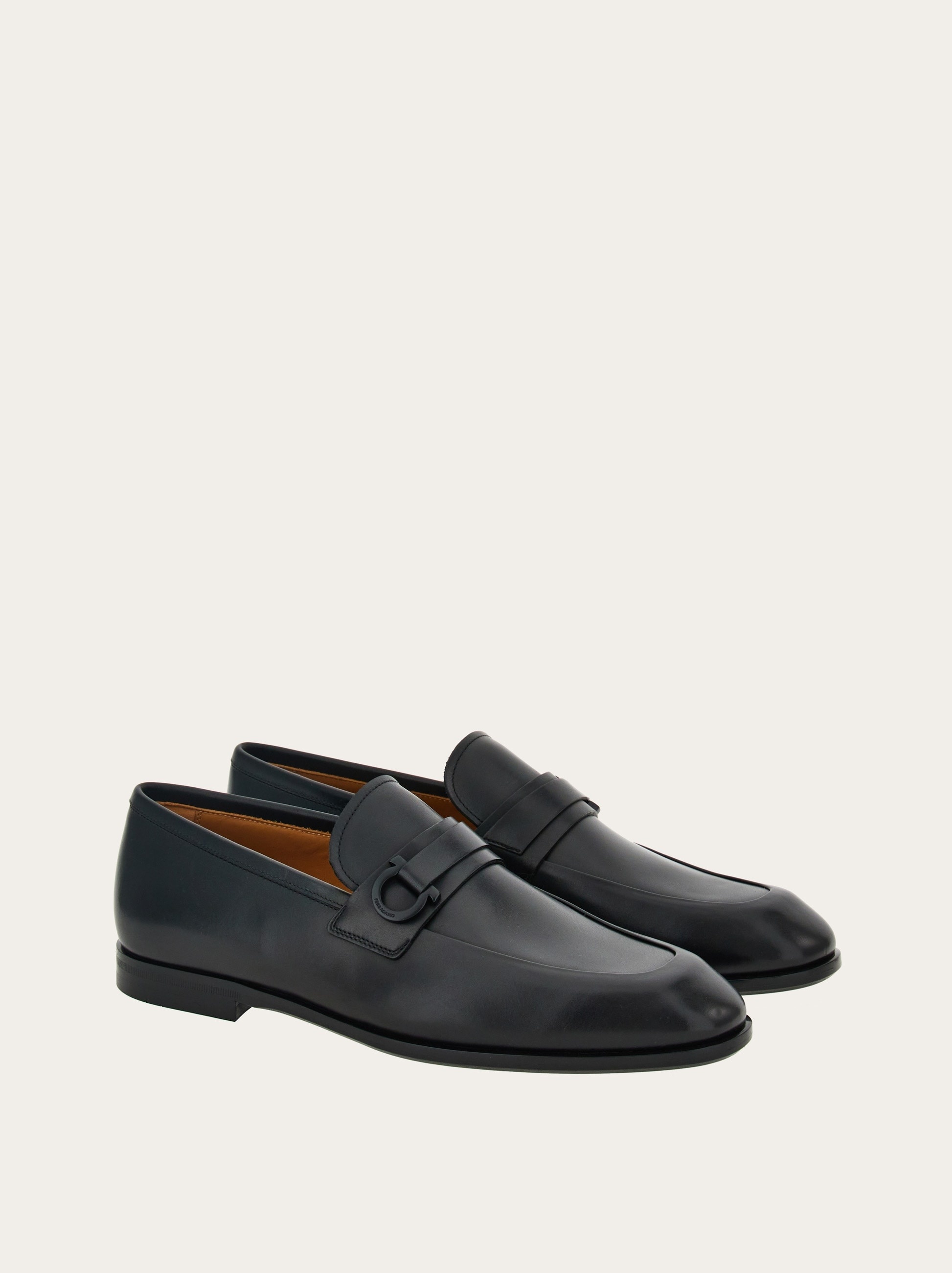Moccasin with Gancini ornament - 5