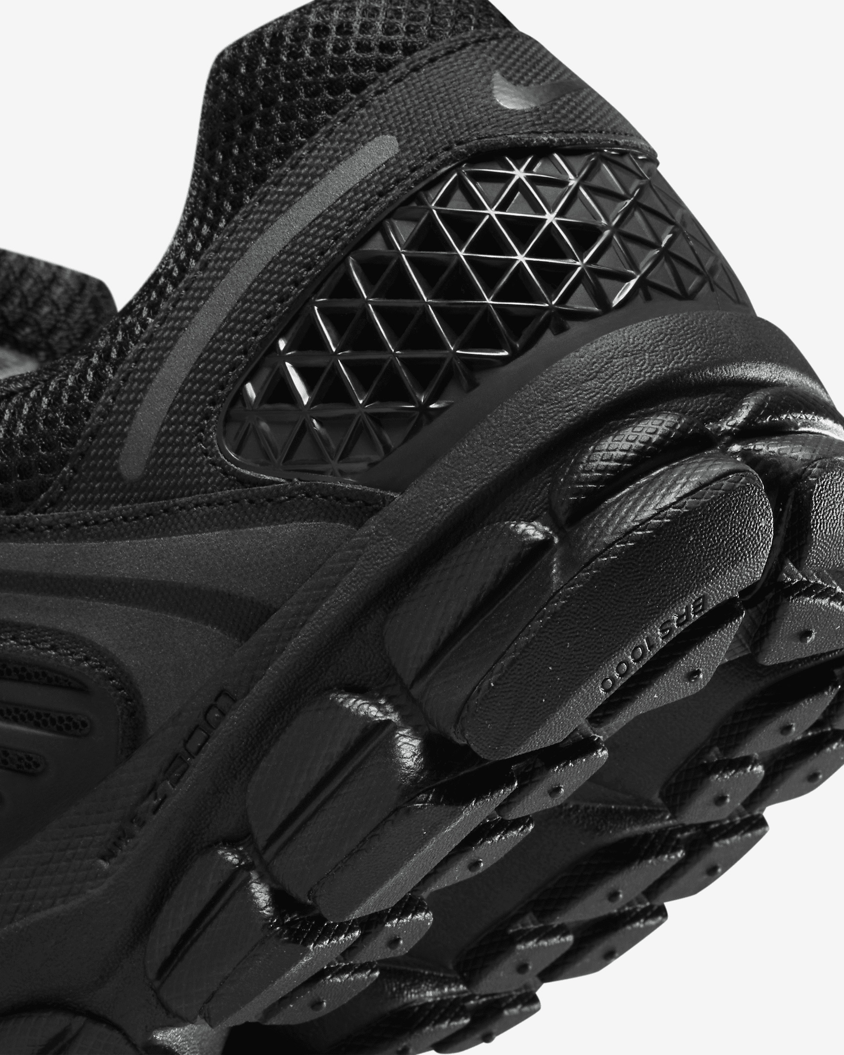 Nike Men's Zoom Vomero 5 Shoes - 8