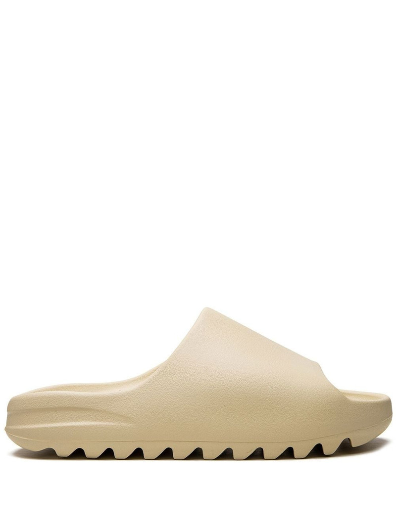 YEEZY "Bone" slides 1