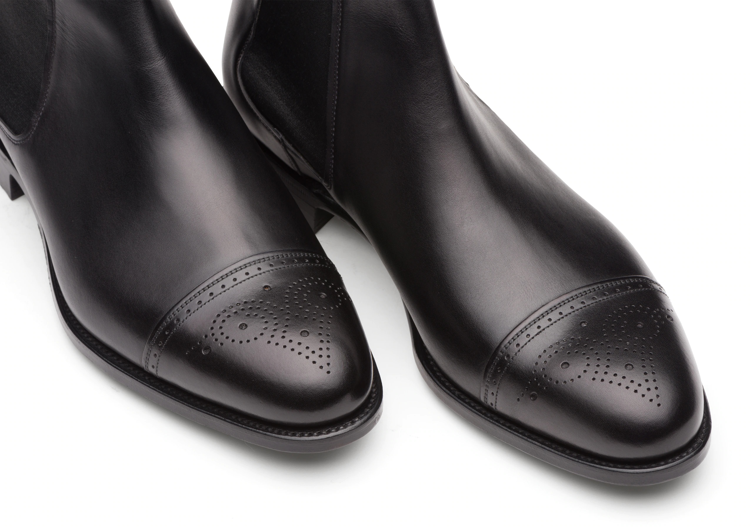 Viscount
Calf Leather Brogue Boot Black - 4
