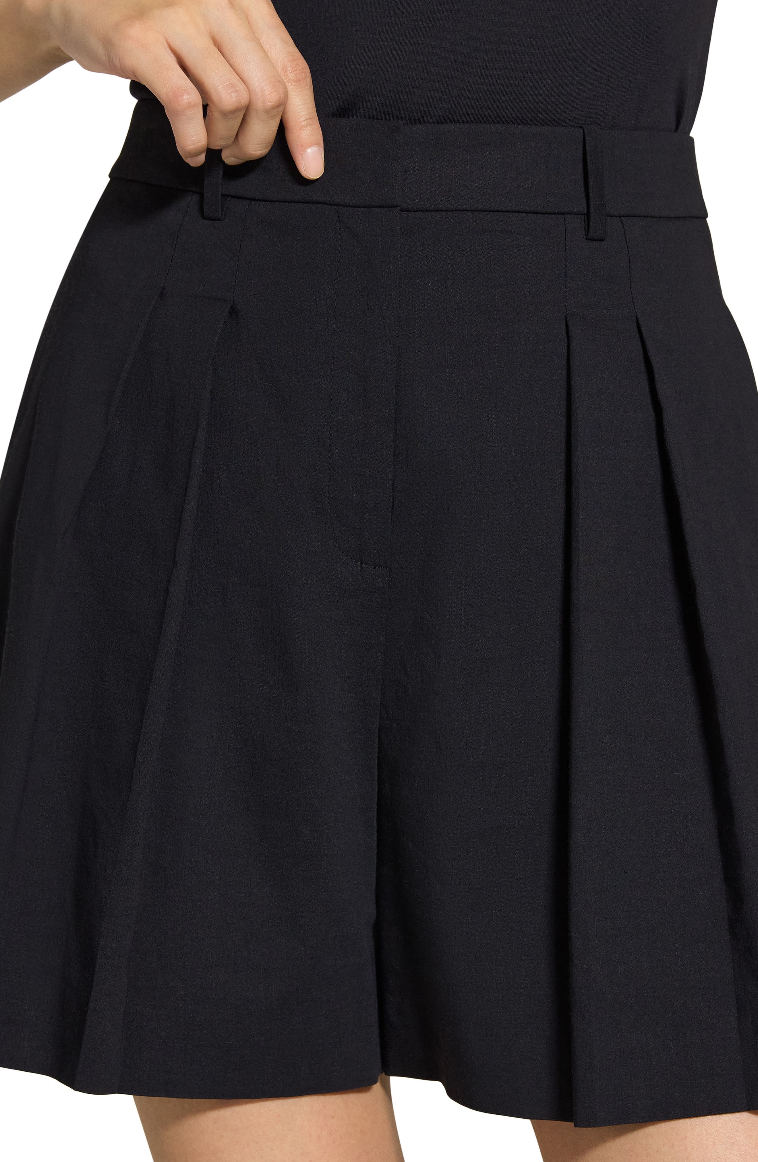 Theory Pleated Linen Blend Shorts in Black at Nordstrom - 4