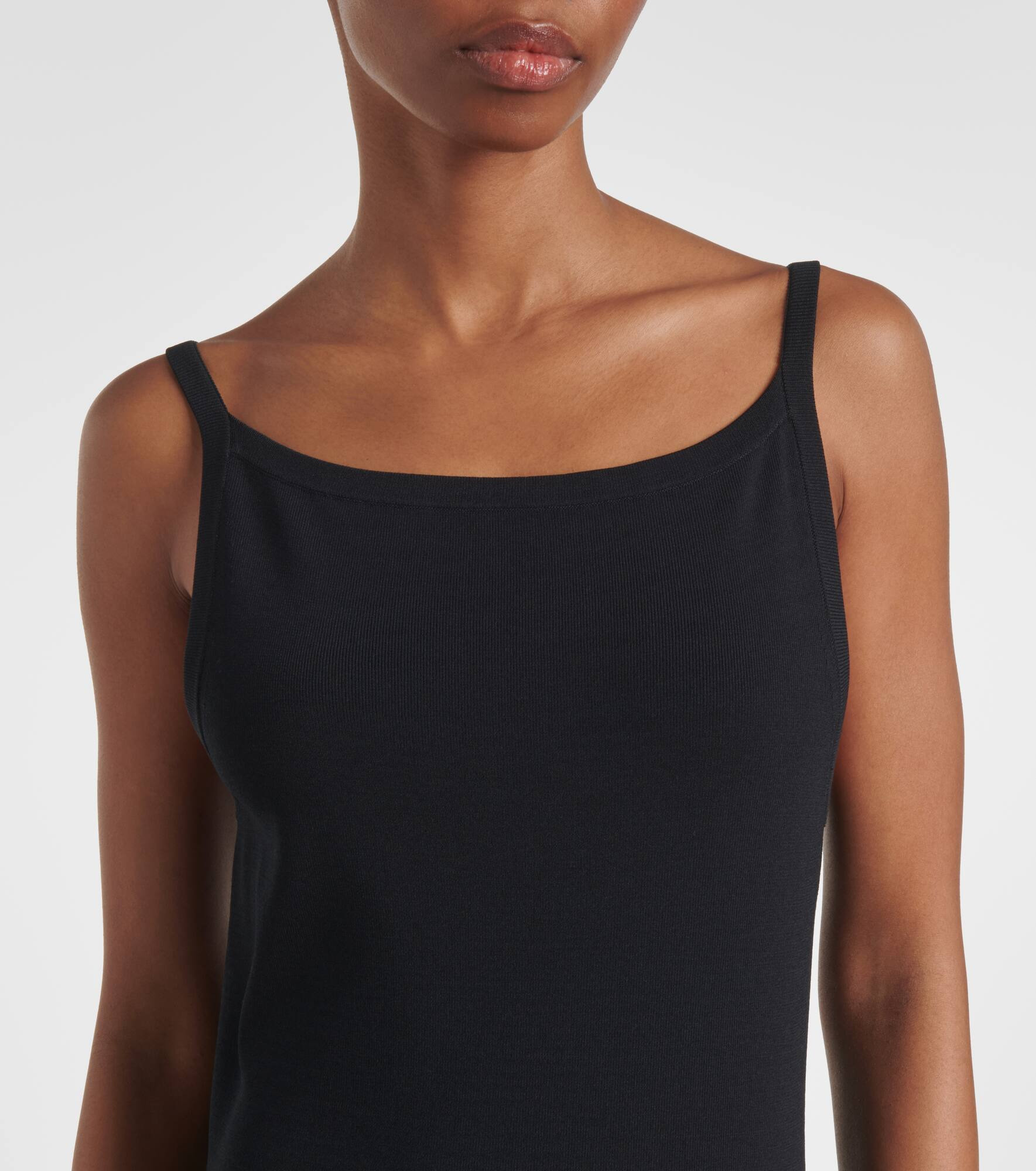 Sleeveless maxi dress - 4
