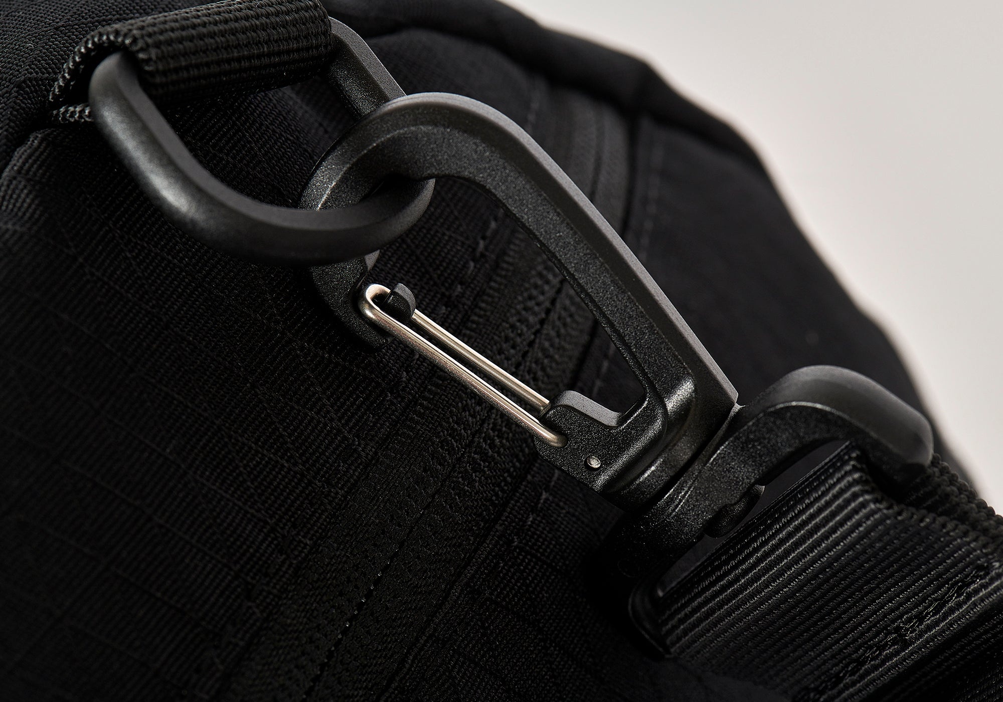 CORDURA Y-RIP HOLDALL BLACK - 7