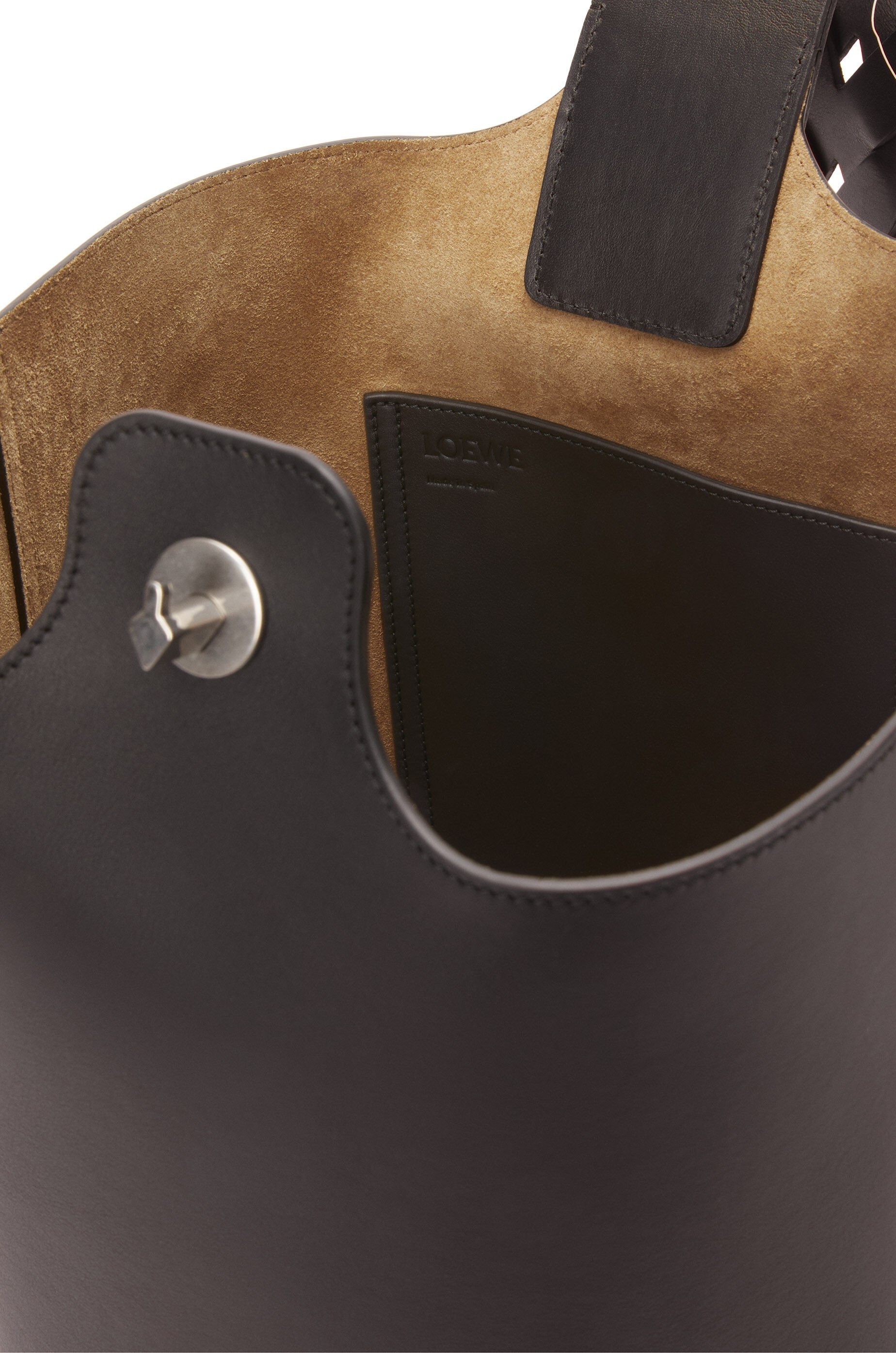 Large Pebble Bucket bag in mellow calfskin - 5