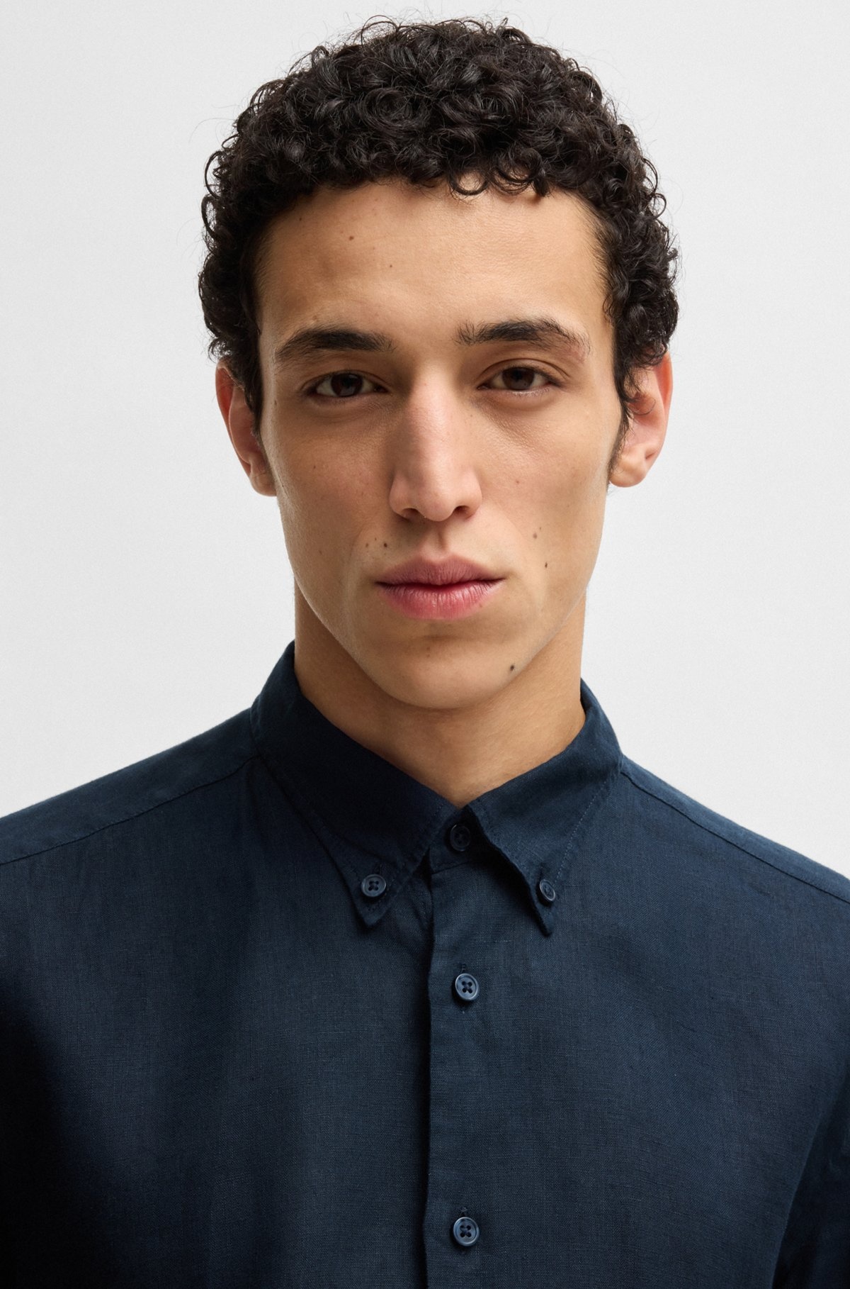 REGULAR-FIT BUTTON-DOWN SHIRT IN LINEN - 3