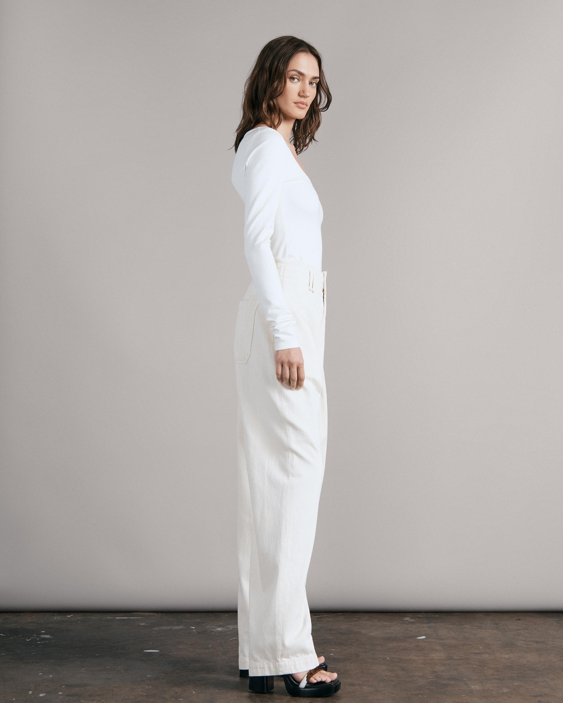 High Rise Pleated Cotton Trouser
Classic Fit Pant - 4