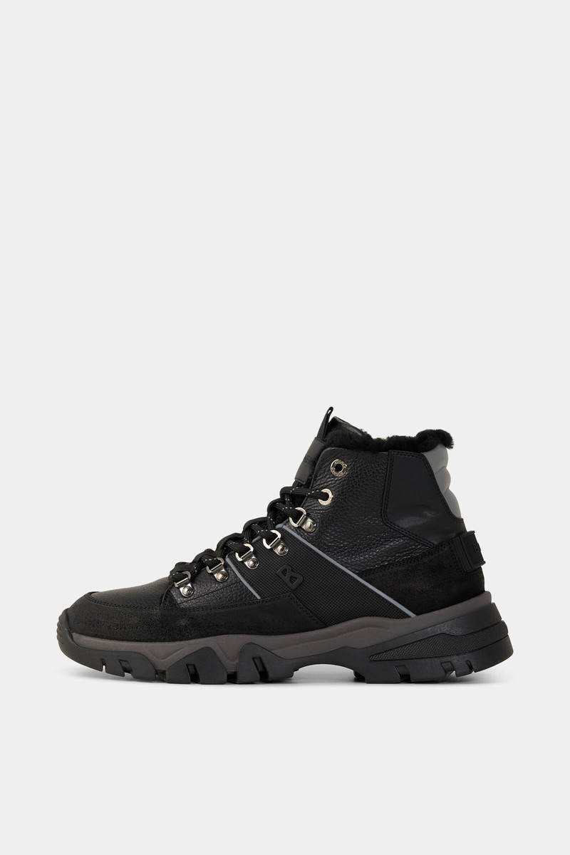 Copper Mountain Lace-up boots in Black 1