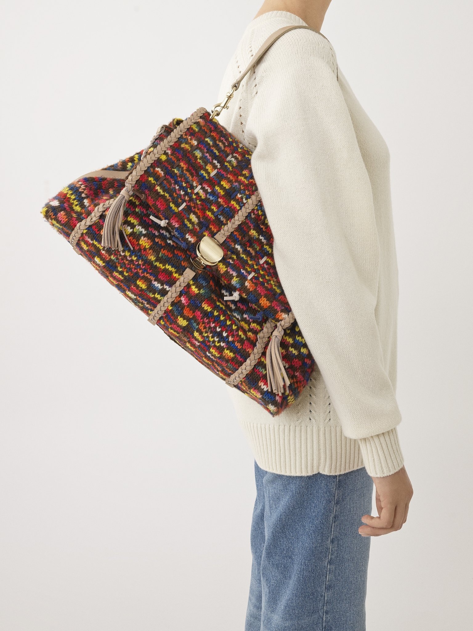 【送料&関税込】ChloAC Embroidered Wool Large Penelope Shoul Chloé Women's' Penelope Large Shoulder Bag in Brown | LN-CC®