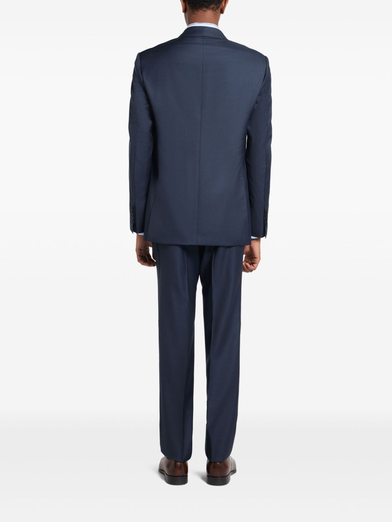 single-breasted suit 4
