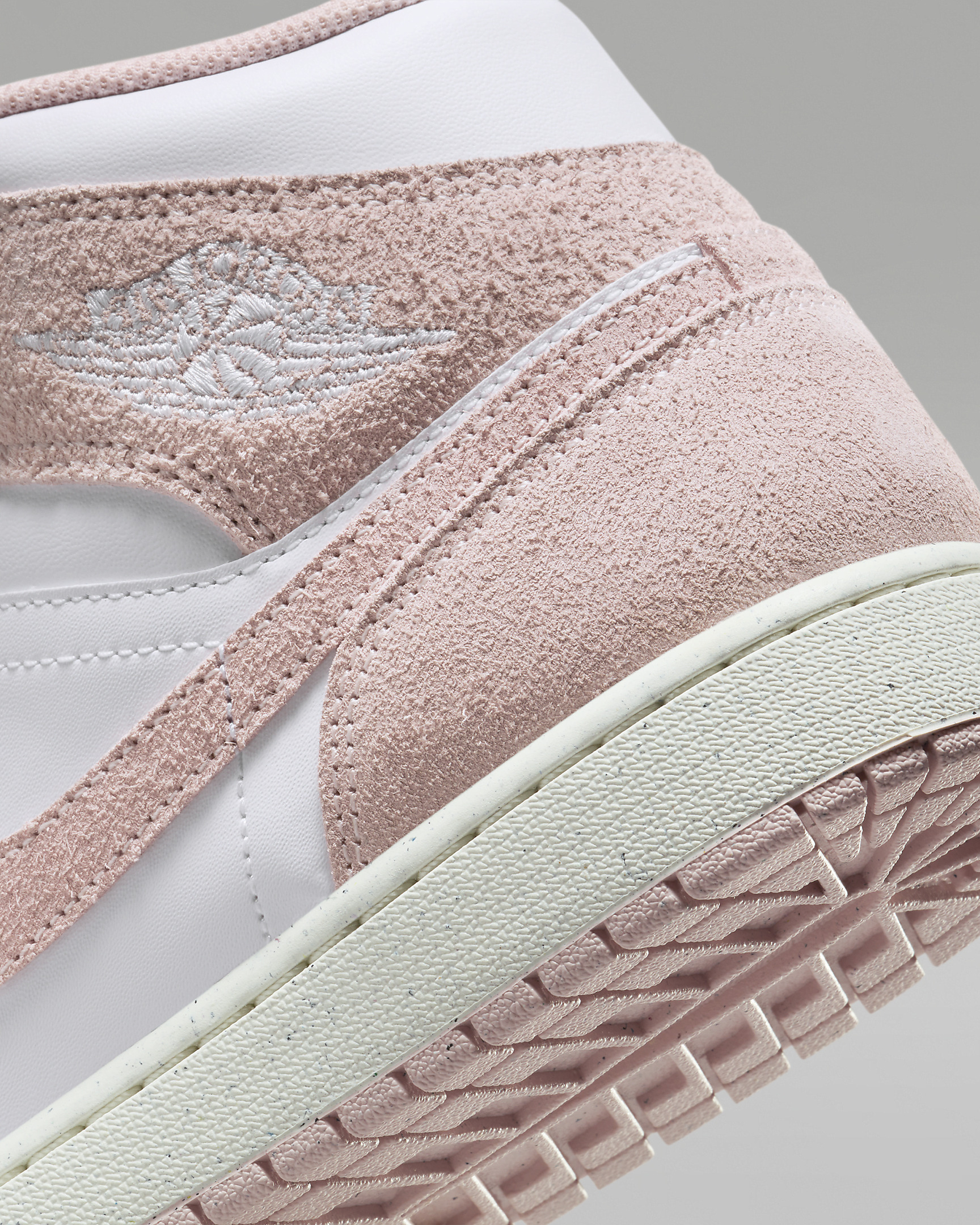 Men's Air Jordan 1 Mid SE Shoes - 8