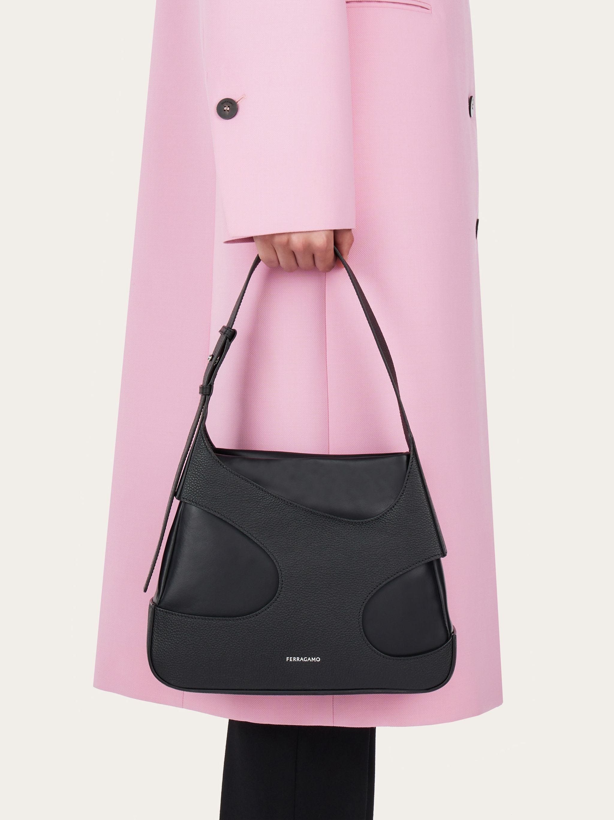 FERRAGAMO Shoulder bag with cut-out detailing (M) | REVERSIBLE