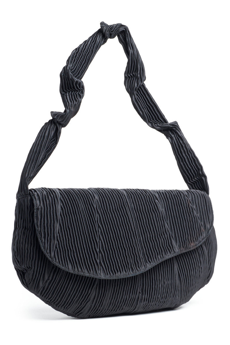 BLACK PLEATED CATERPILLAR BAG 5