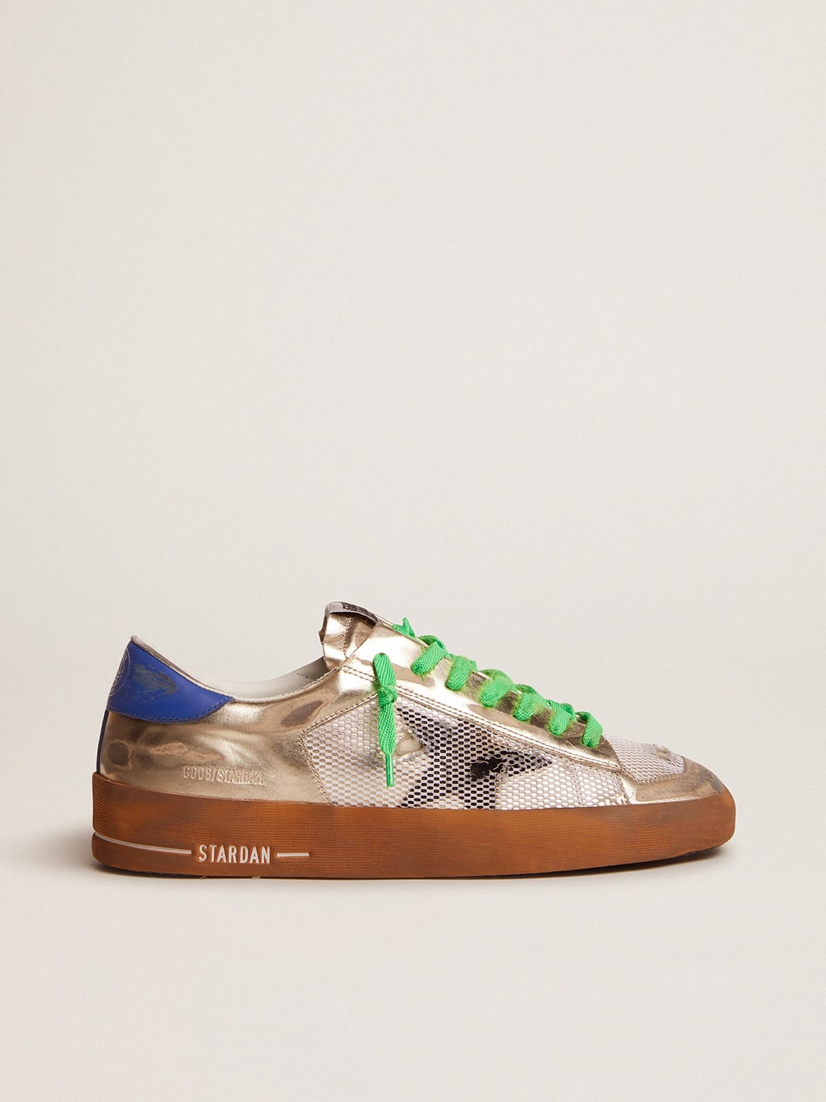 Golden Goose Men\'s Stardan LAB sneakers in laminated leather and mesh with  a blue heel tab | REVERSIBLE