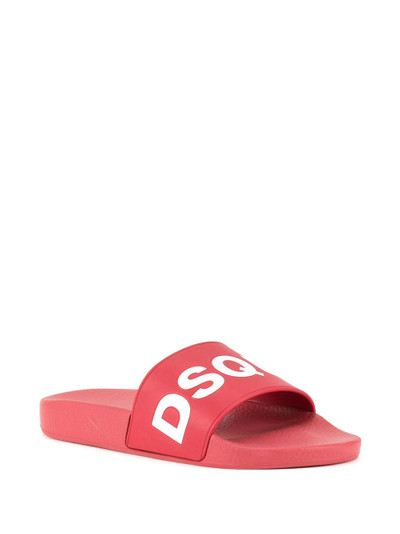 DSQUARED2 logo slides outlook