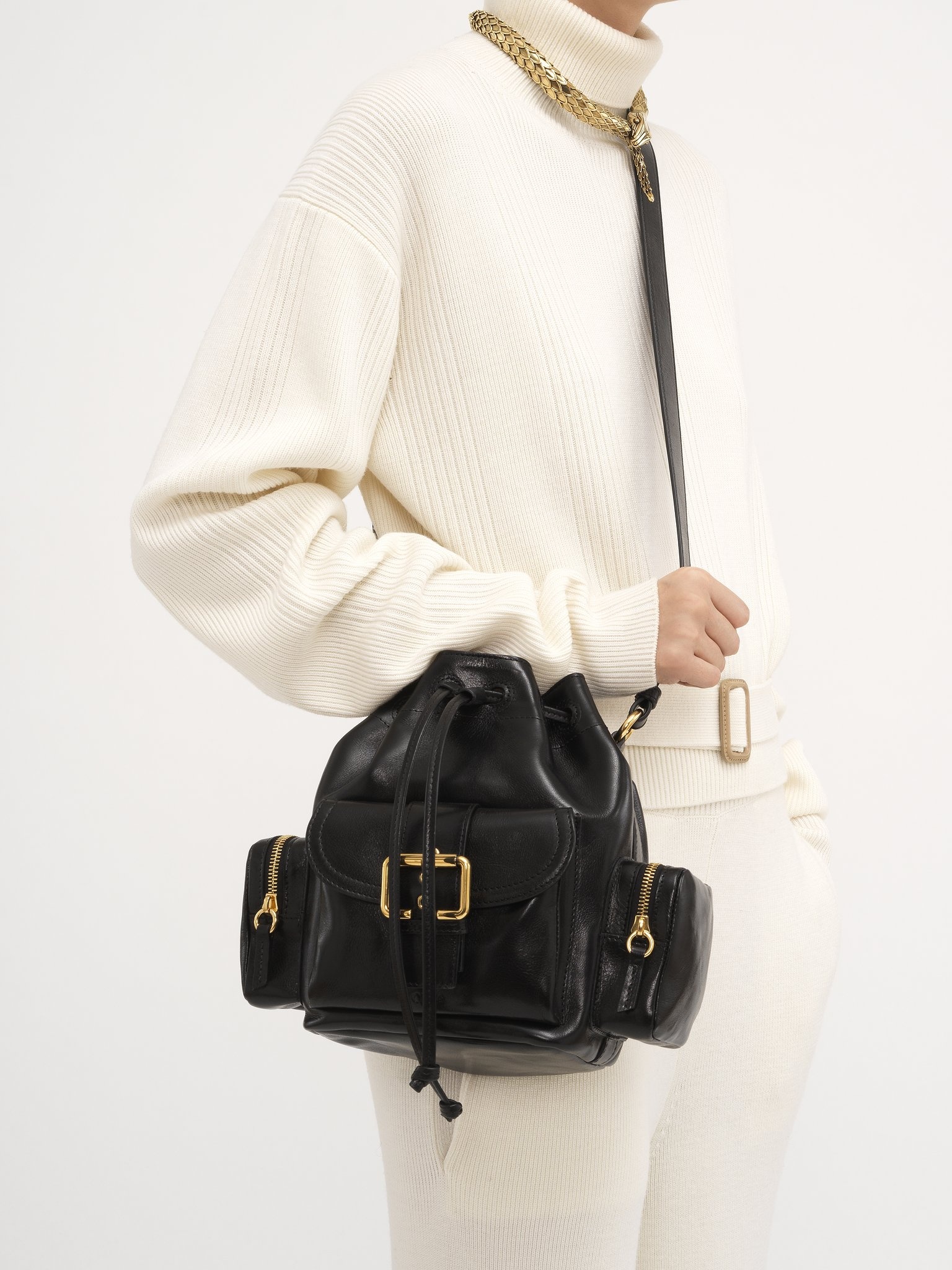 CAMERA BUCKET BAG IN SHINY LEATHER - 8